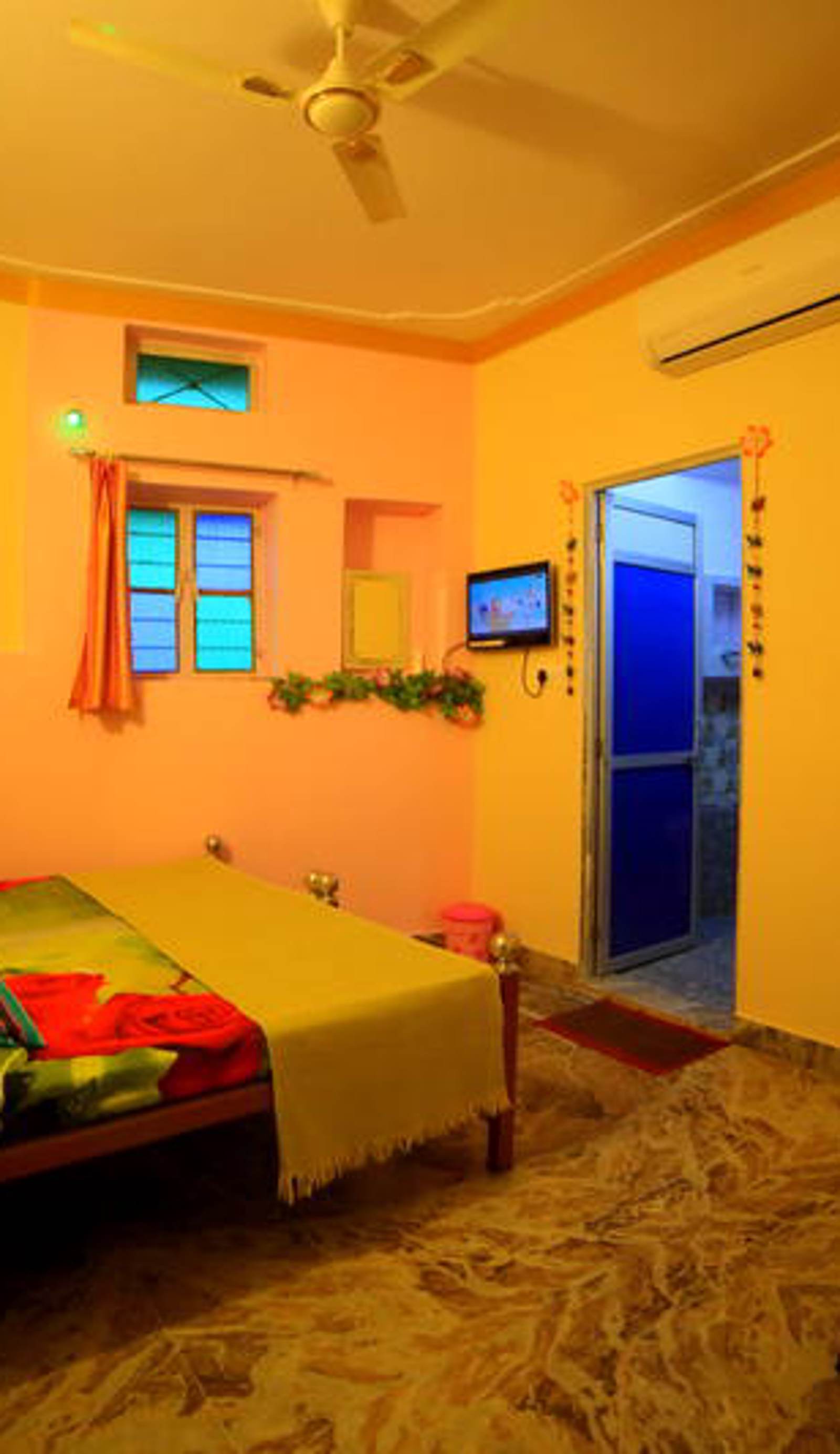 Hotel Yellow Heights