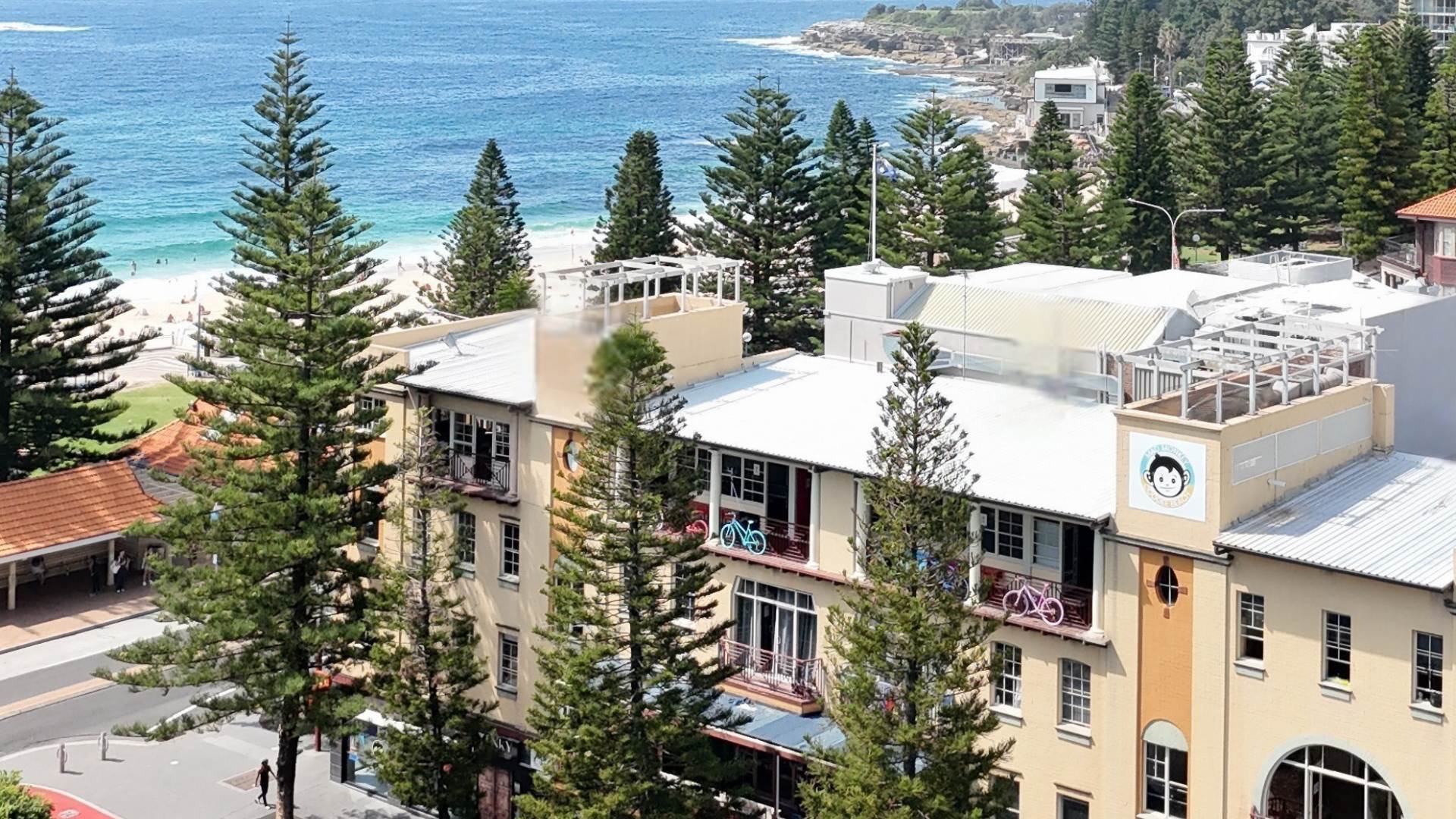 Mad Monkey Coogee Beach