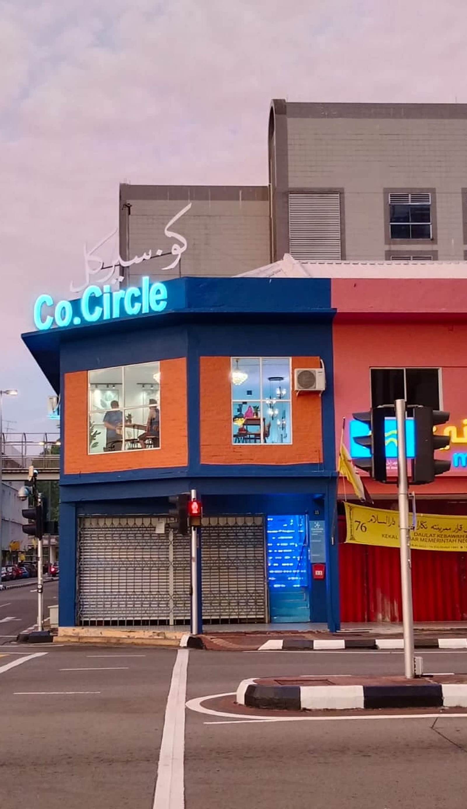 Co.Living Hostel Bandar