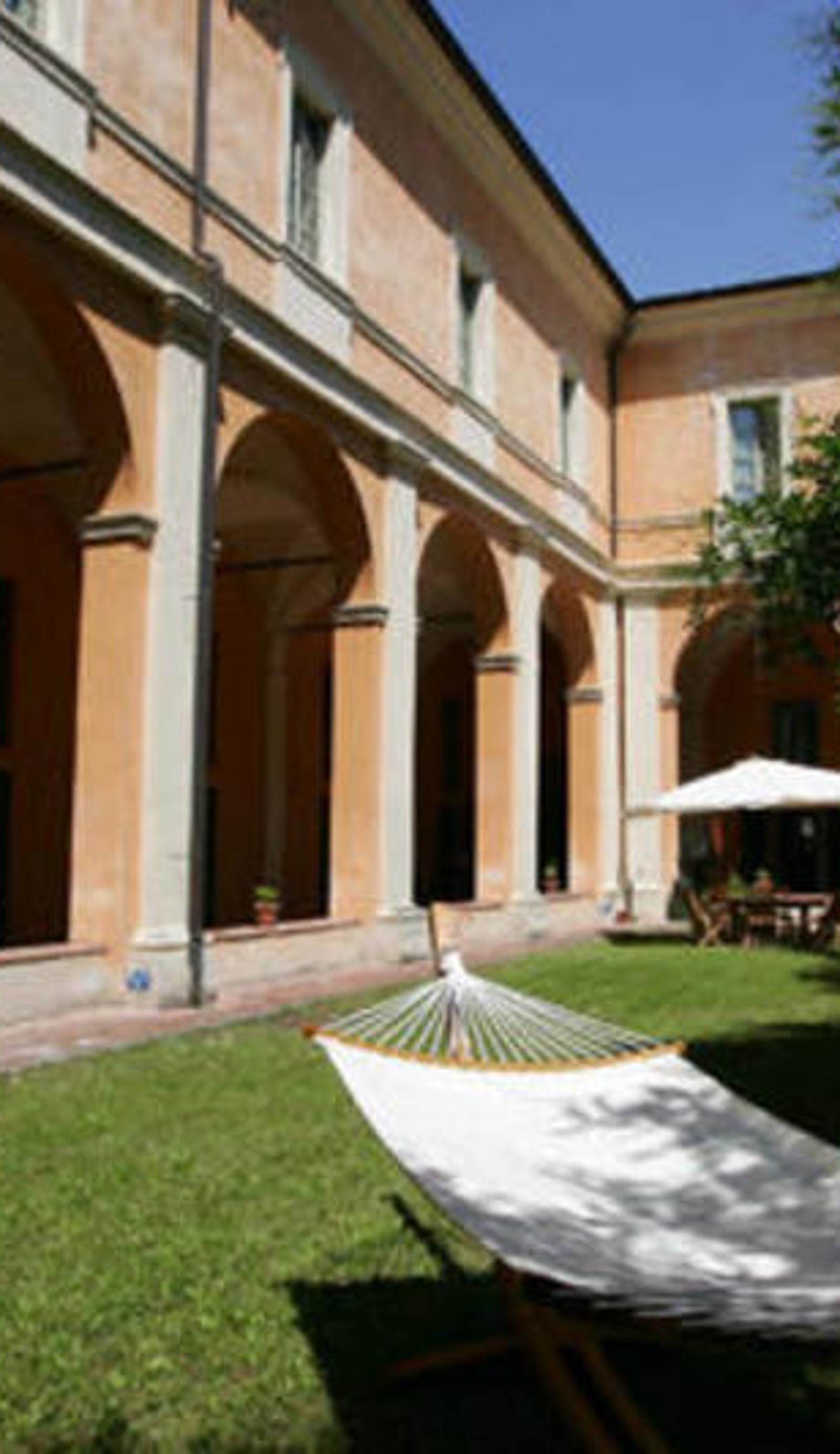 Student's Hostel della Ghiara