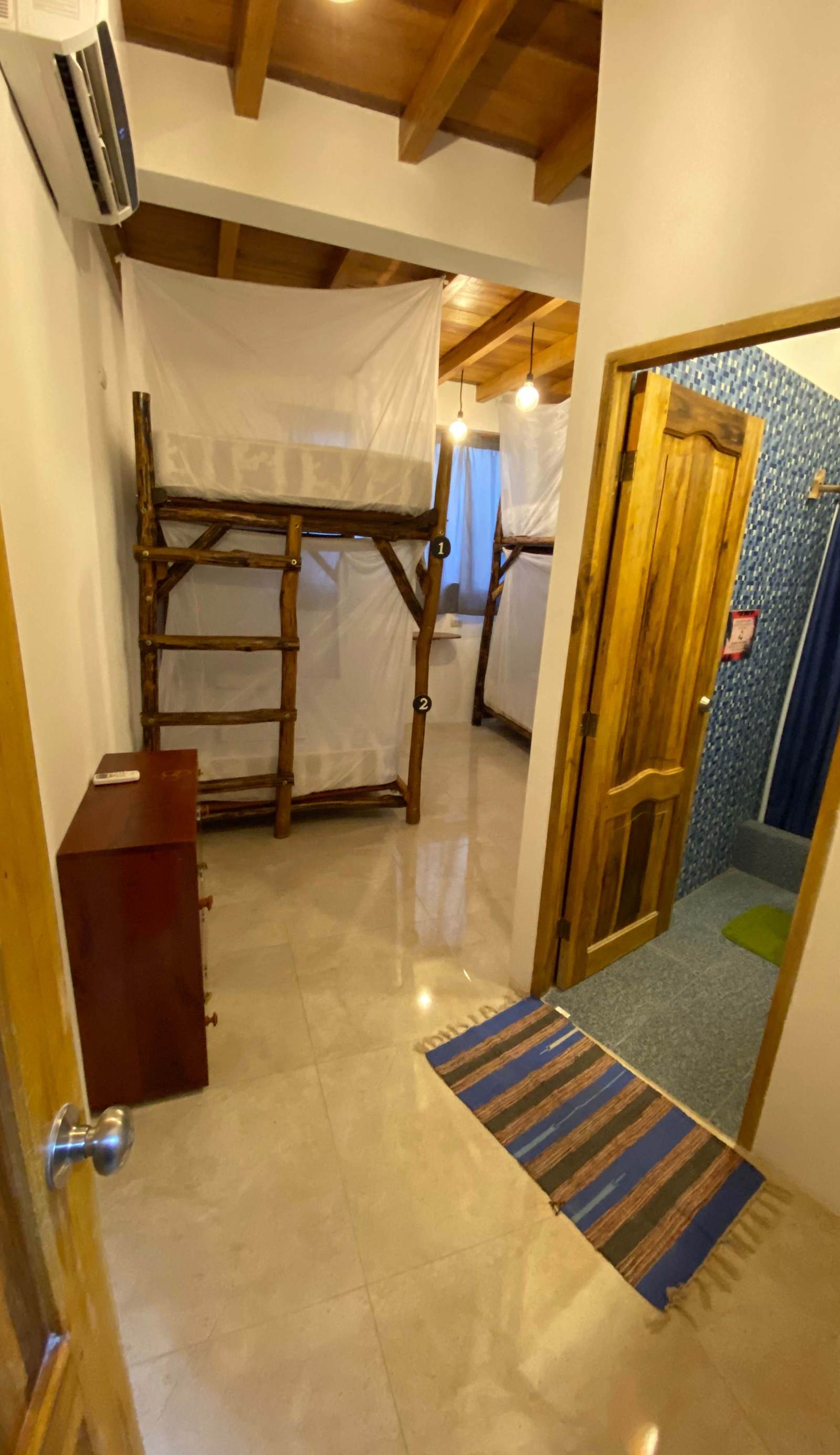 Hidden House Hostel Montañita
