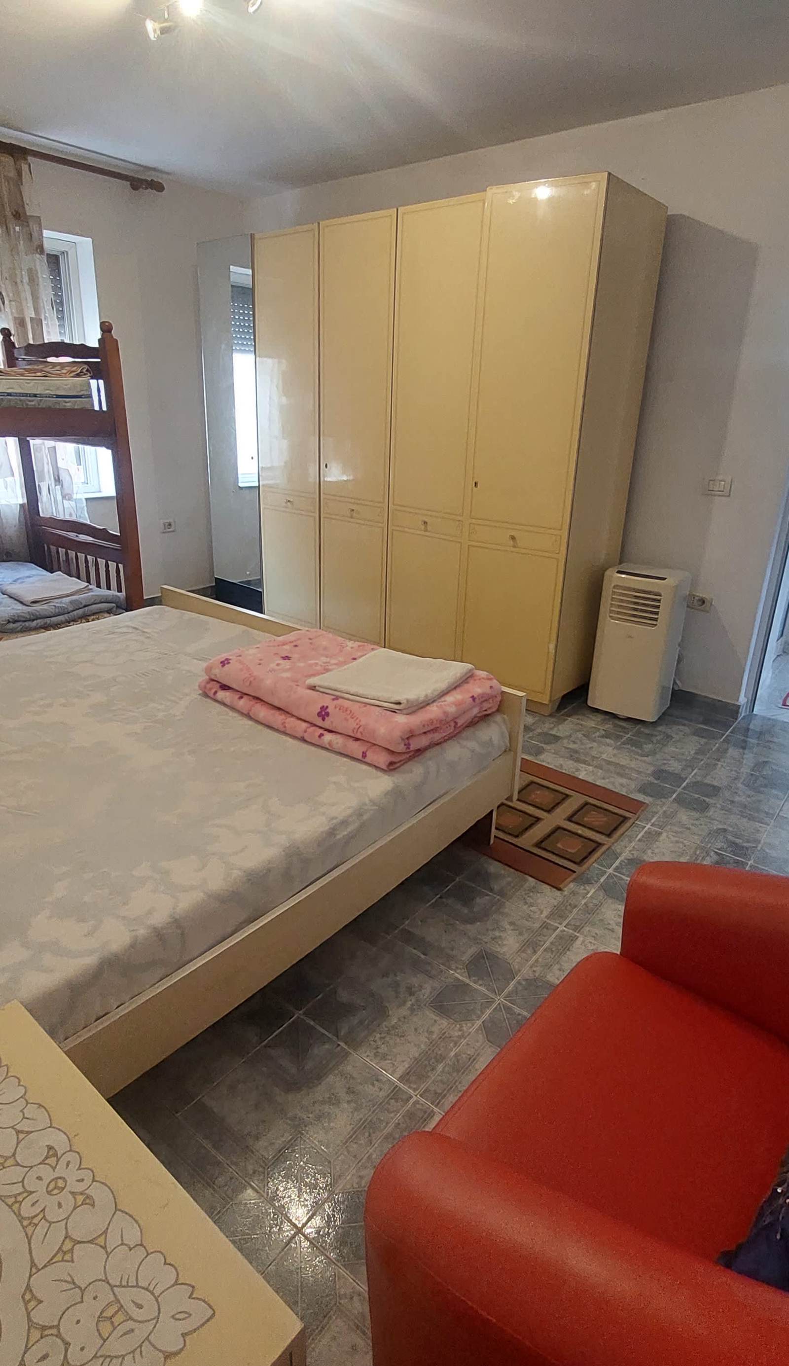D'Friendship Dorms & Hostel