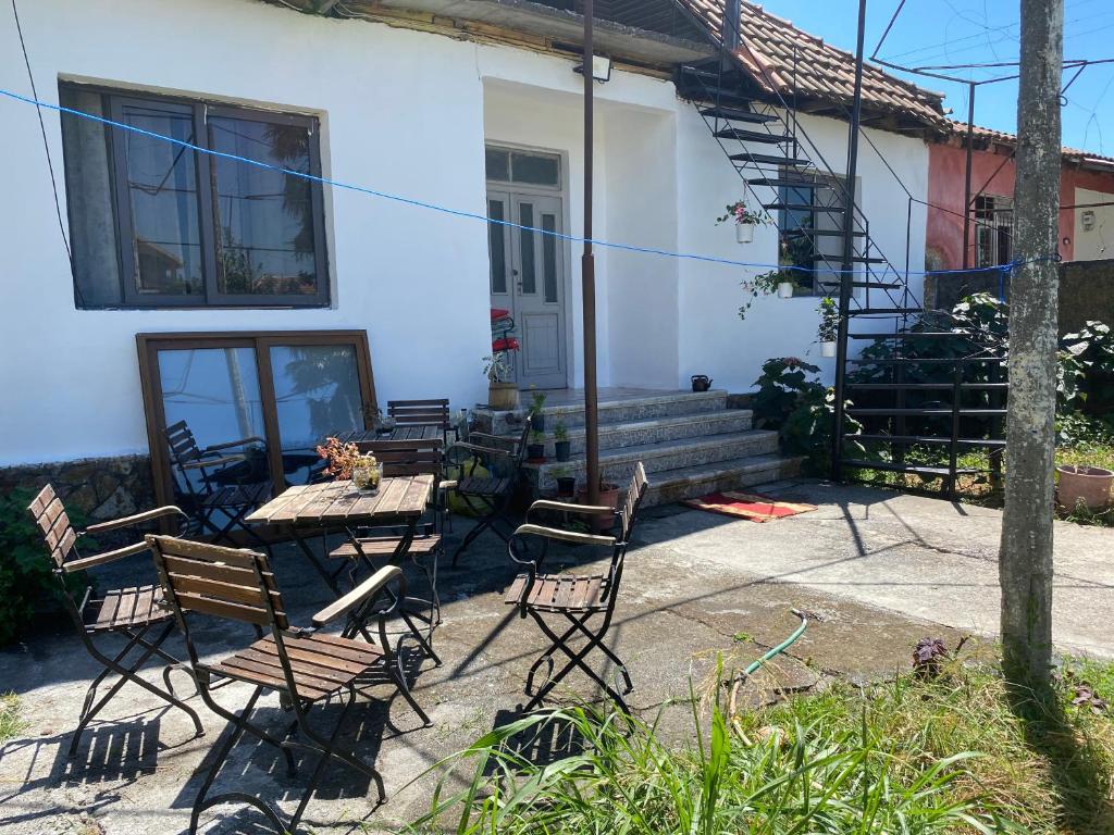 North Gate Guest House & Camping