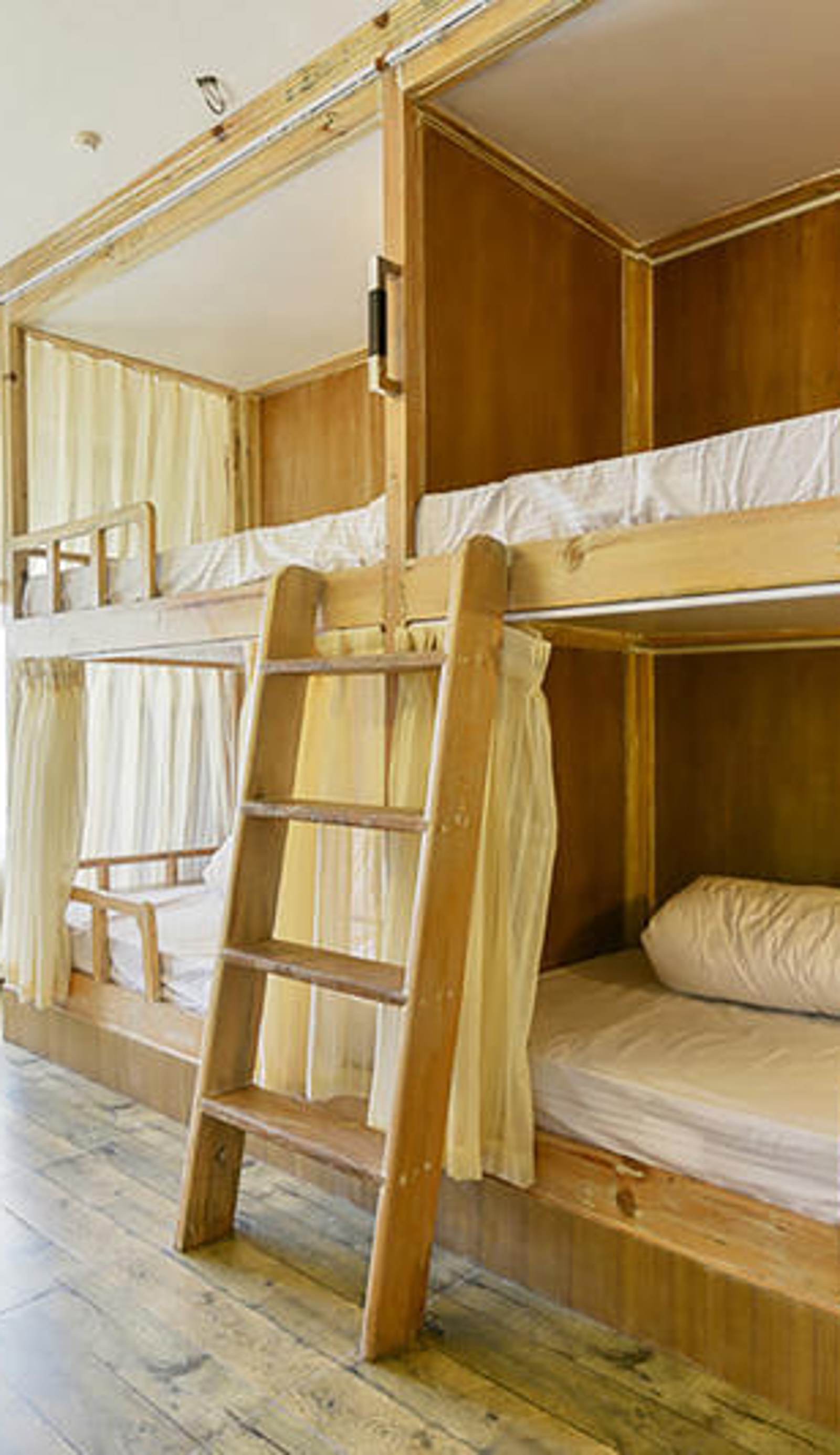Forest Lake Backpackers Hostel