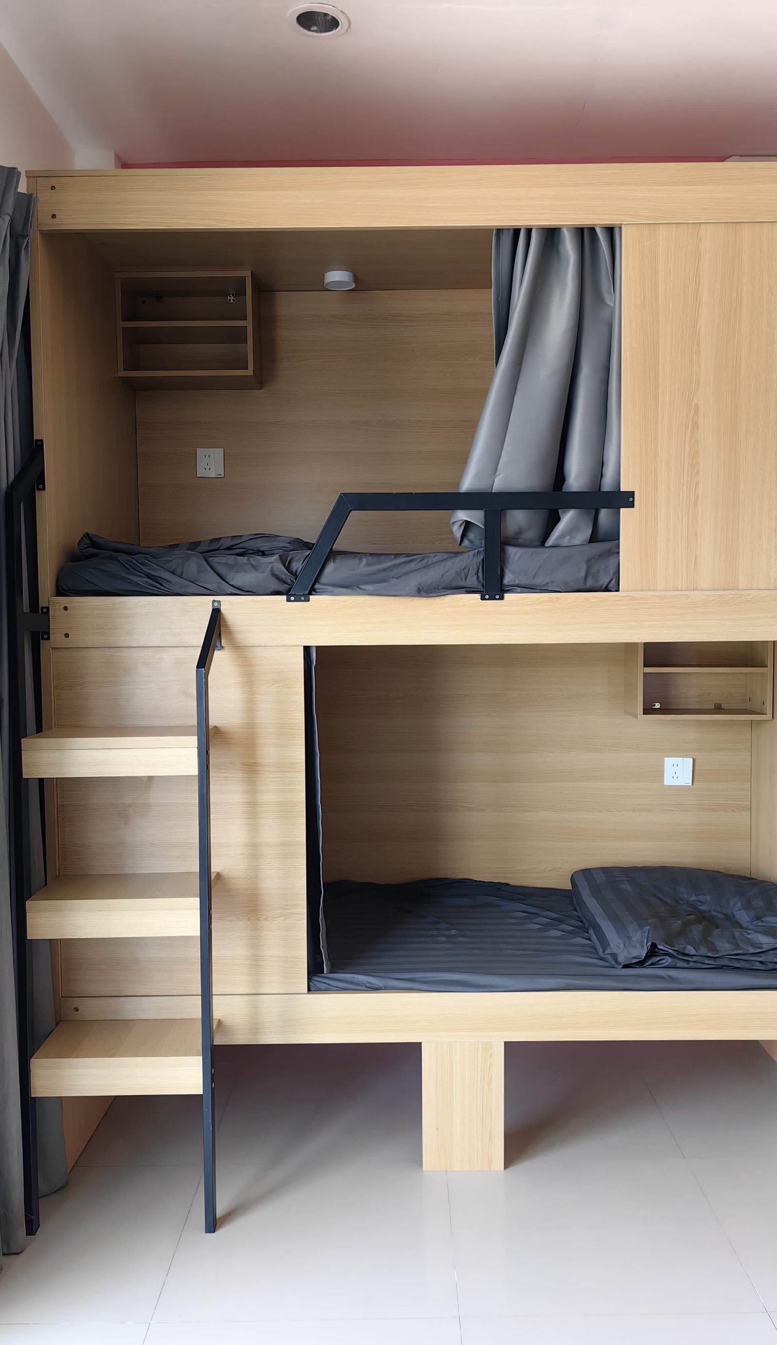 Arena Boutique Hotel (Female Only)