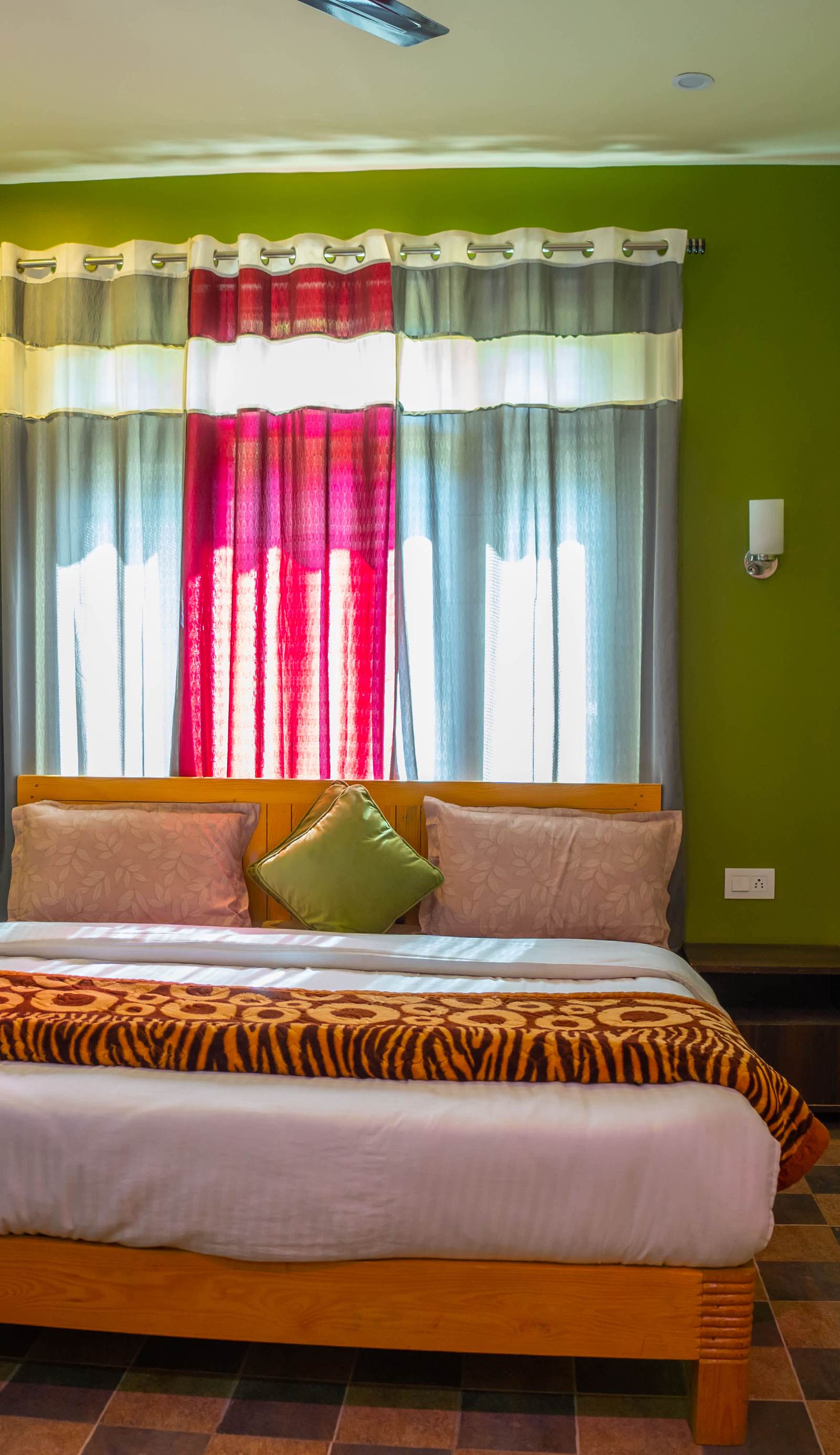 VibeStay - Hostel in Kasar Devi