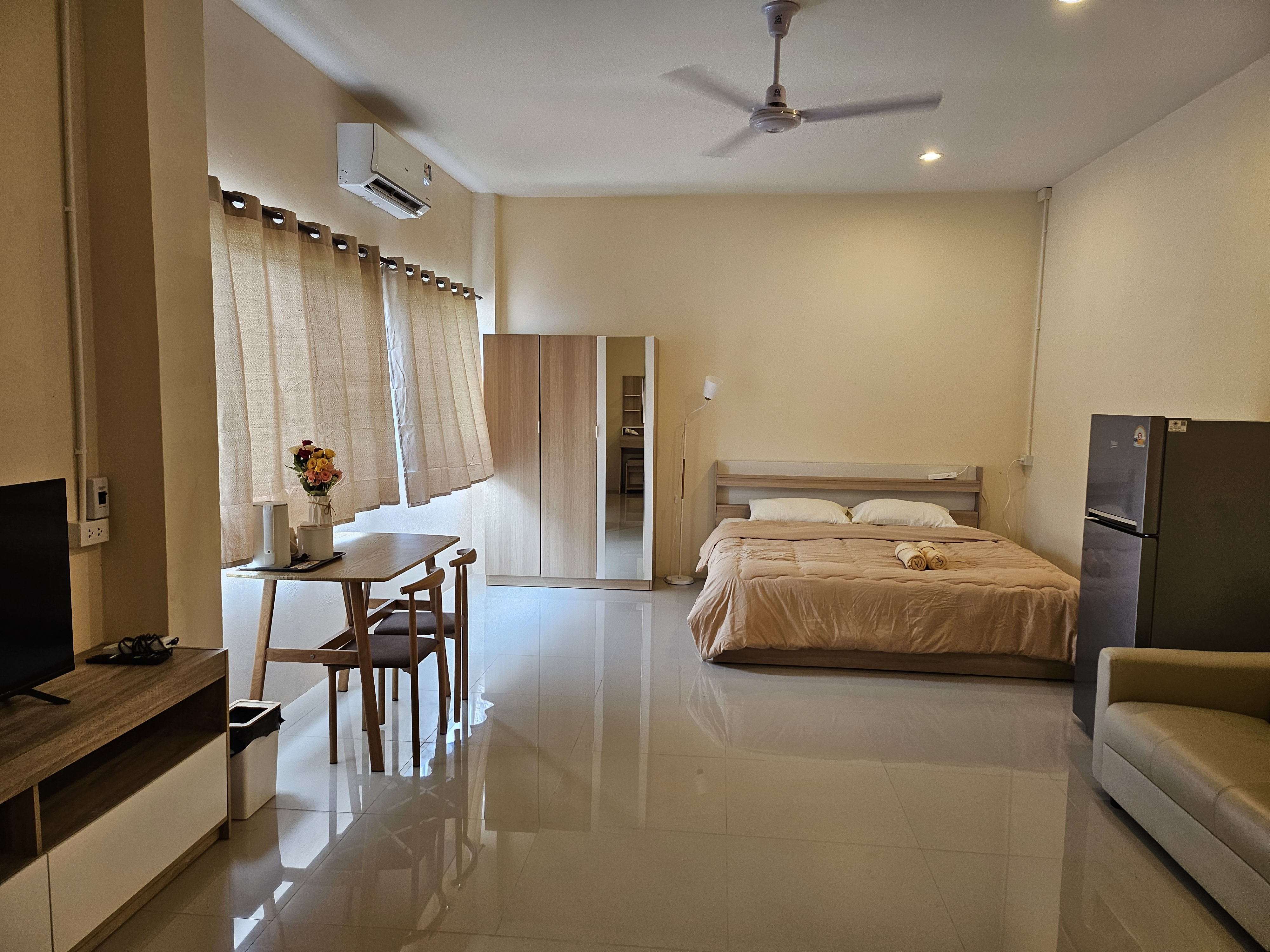SKYPEARL Guesthouse & Café