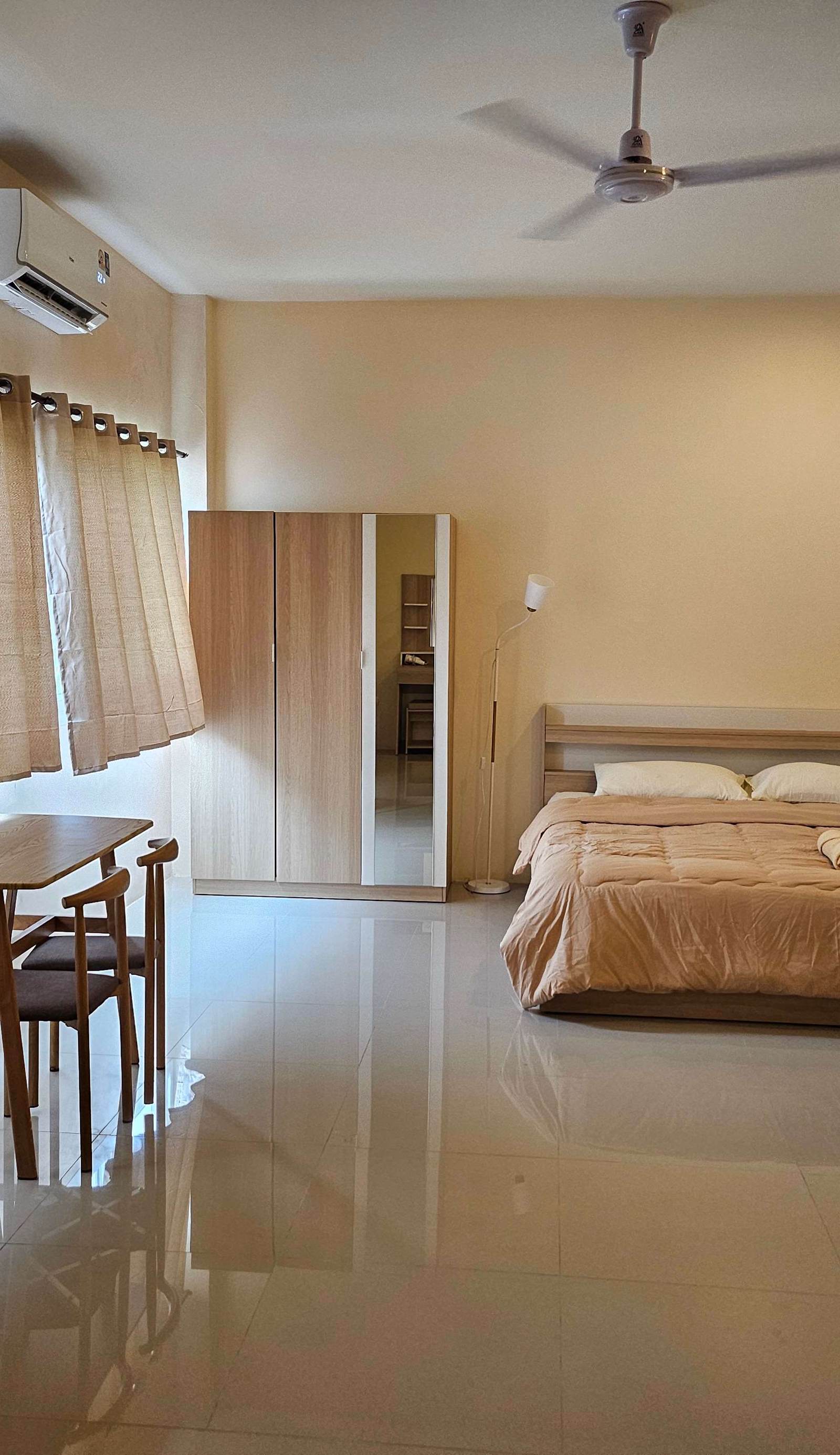 SKYPEARL Guesthouse & Café