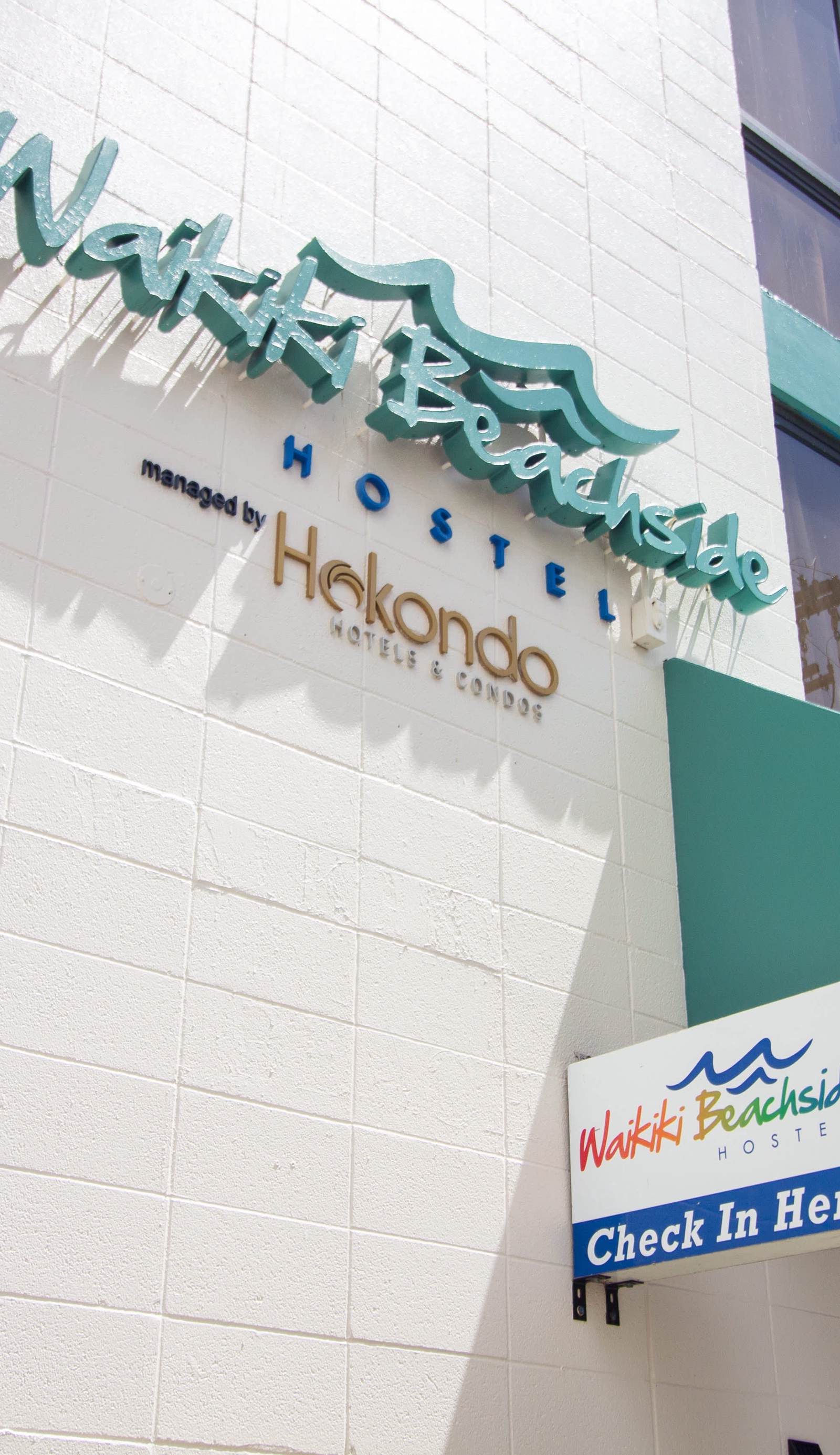 Waikiki Beachside Hostel