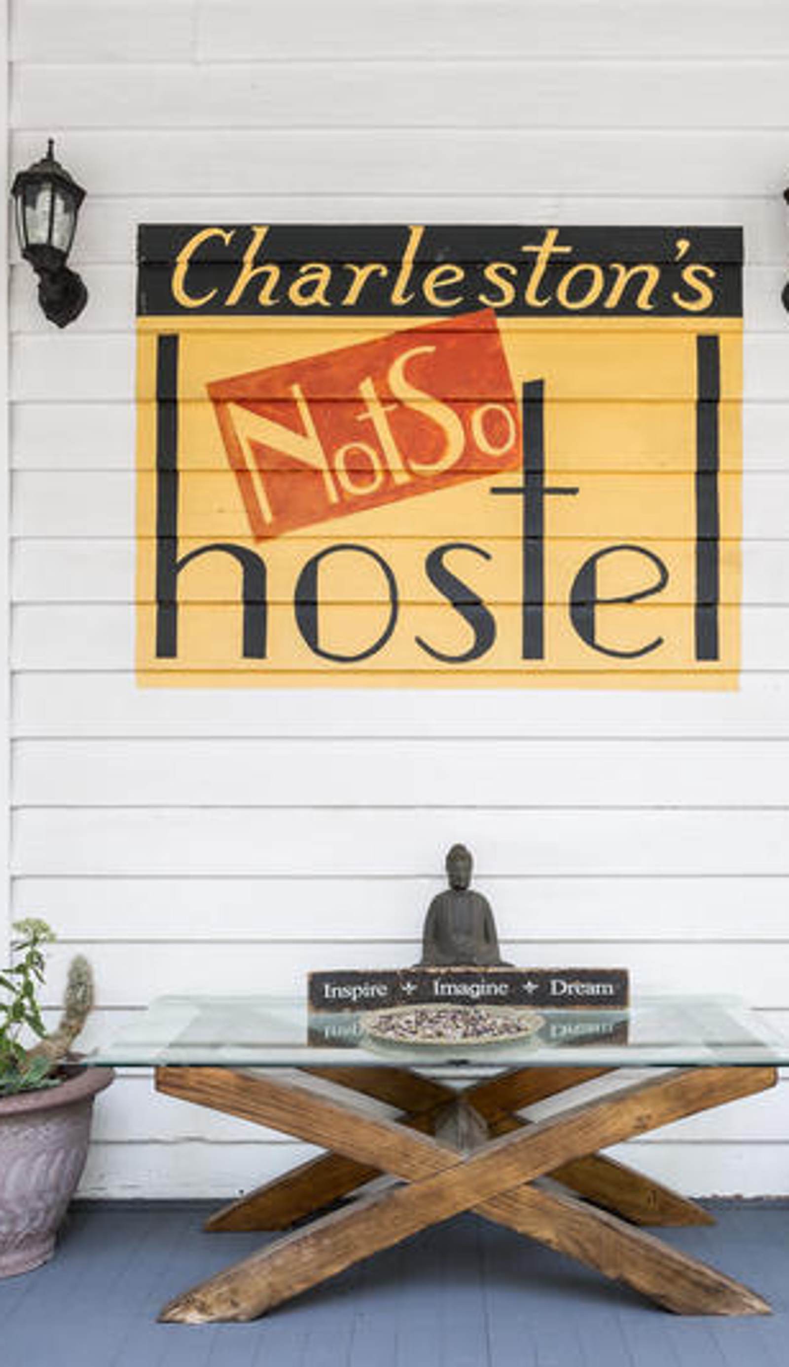Charlestons NotSo Hostel