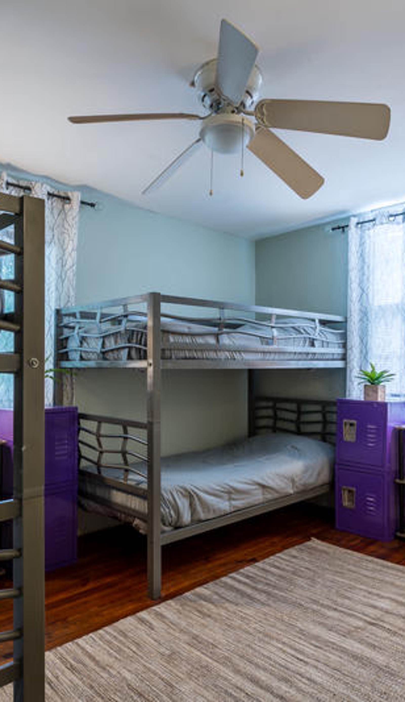 Charlestons NotSo Hostel