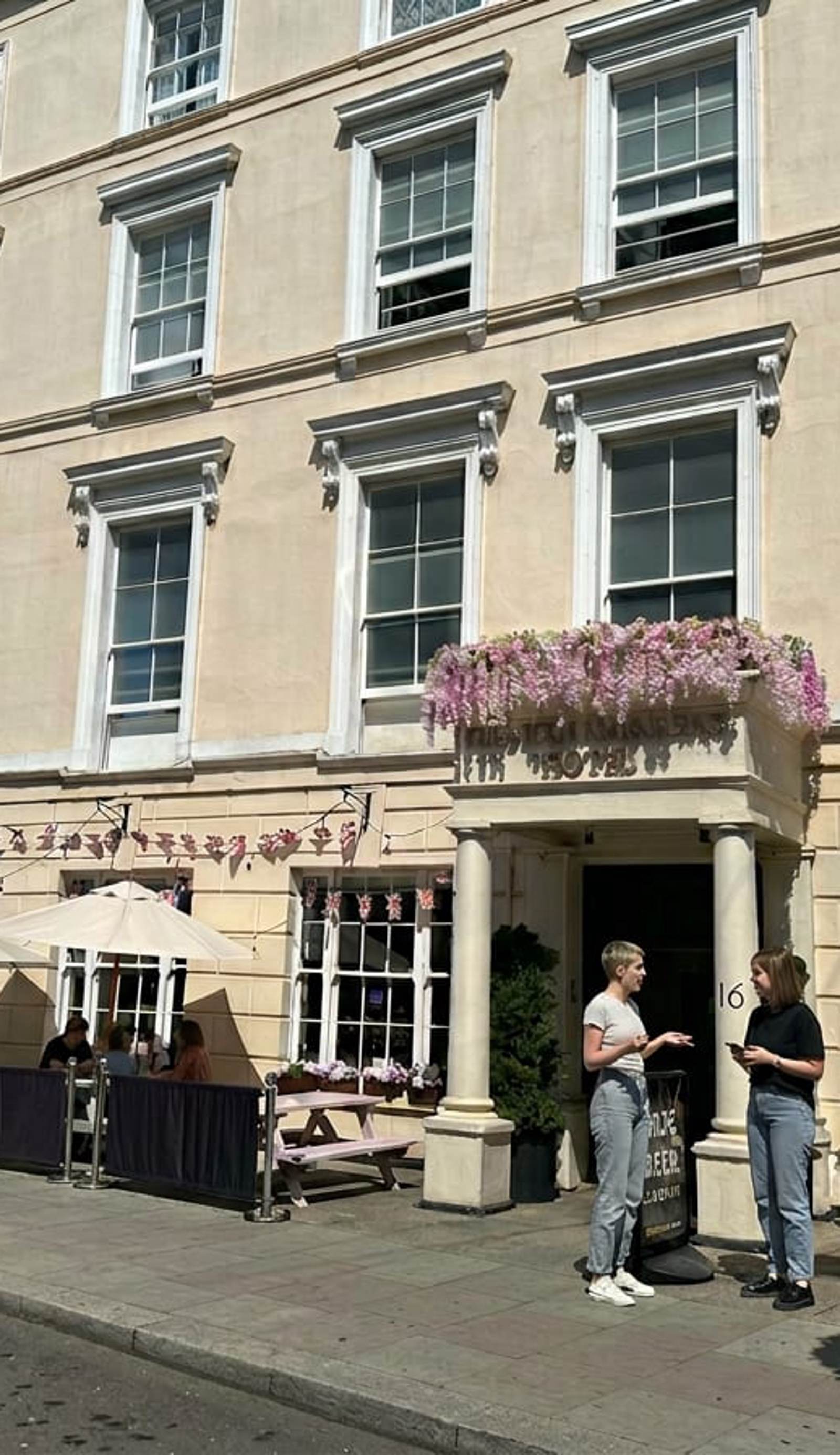 Smart Hyde Park View Hostel