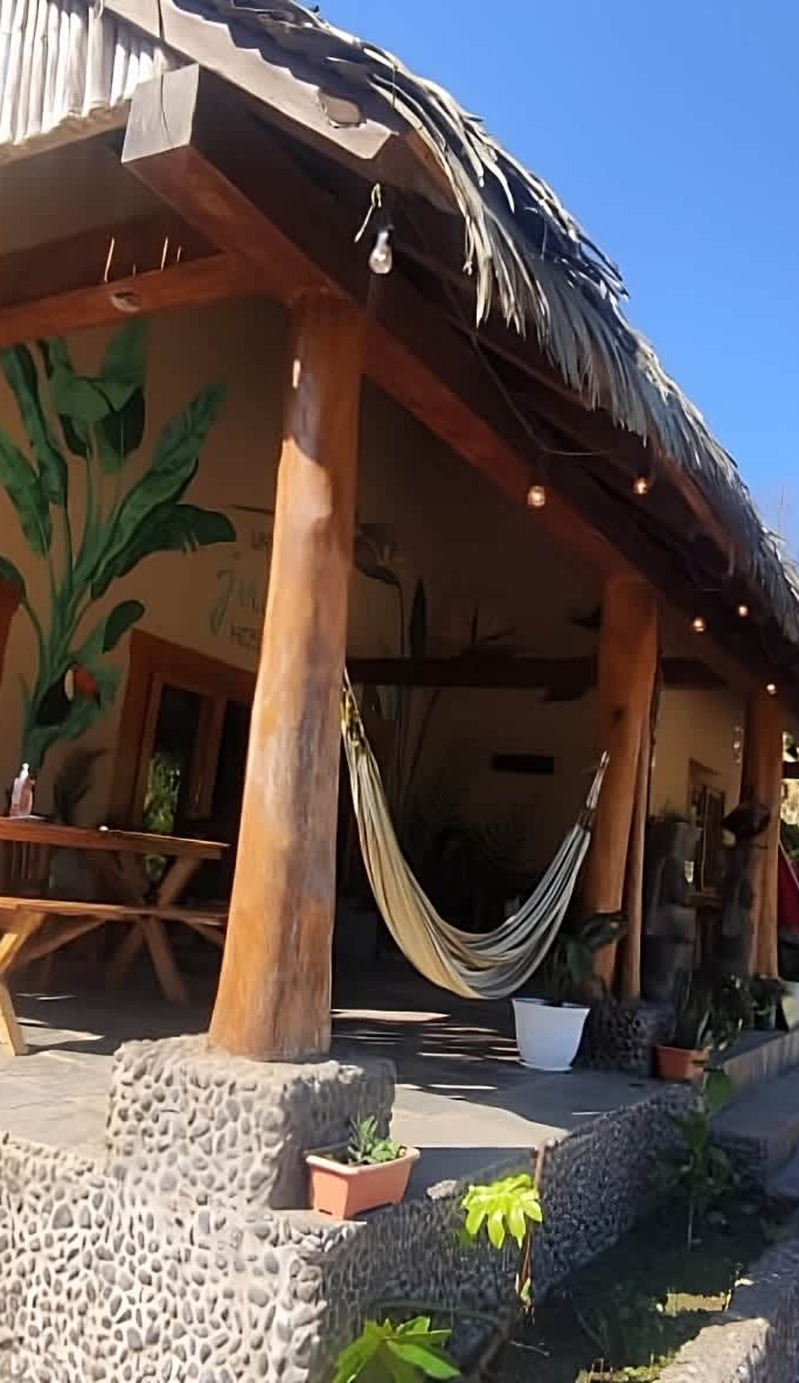 Urbano Pacific Jungle Hostel