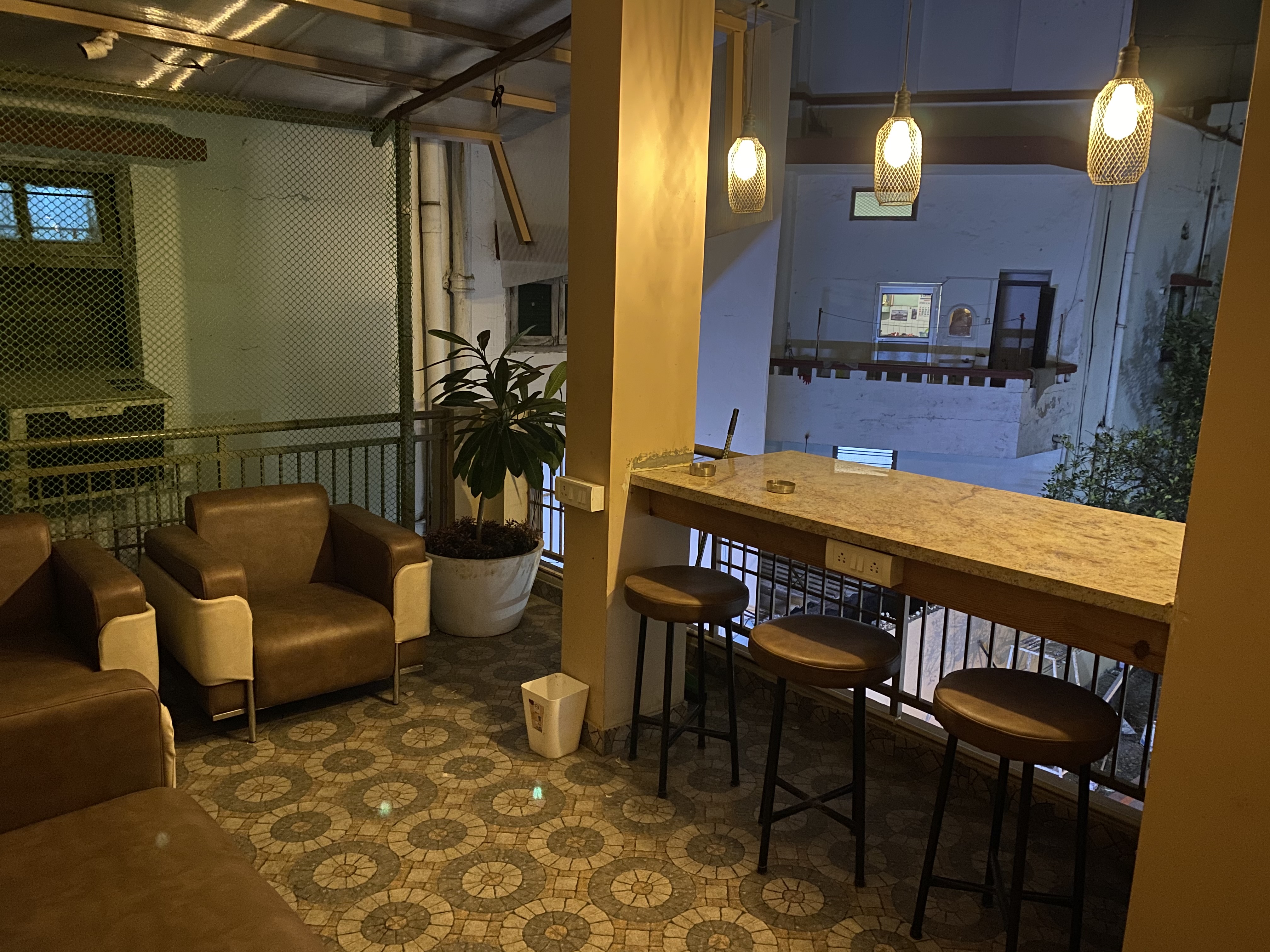 Backpackers Den