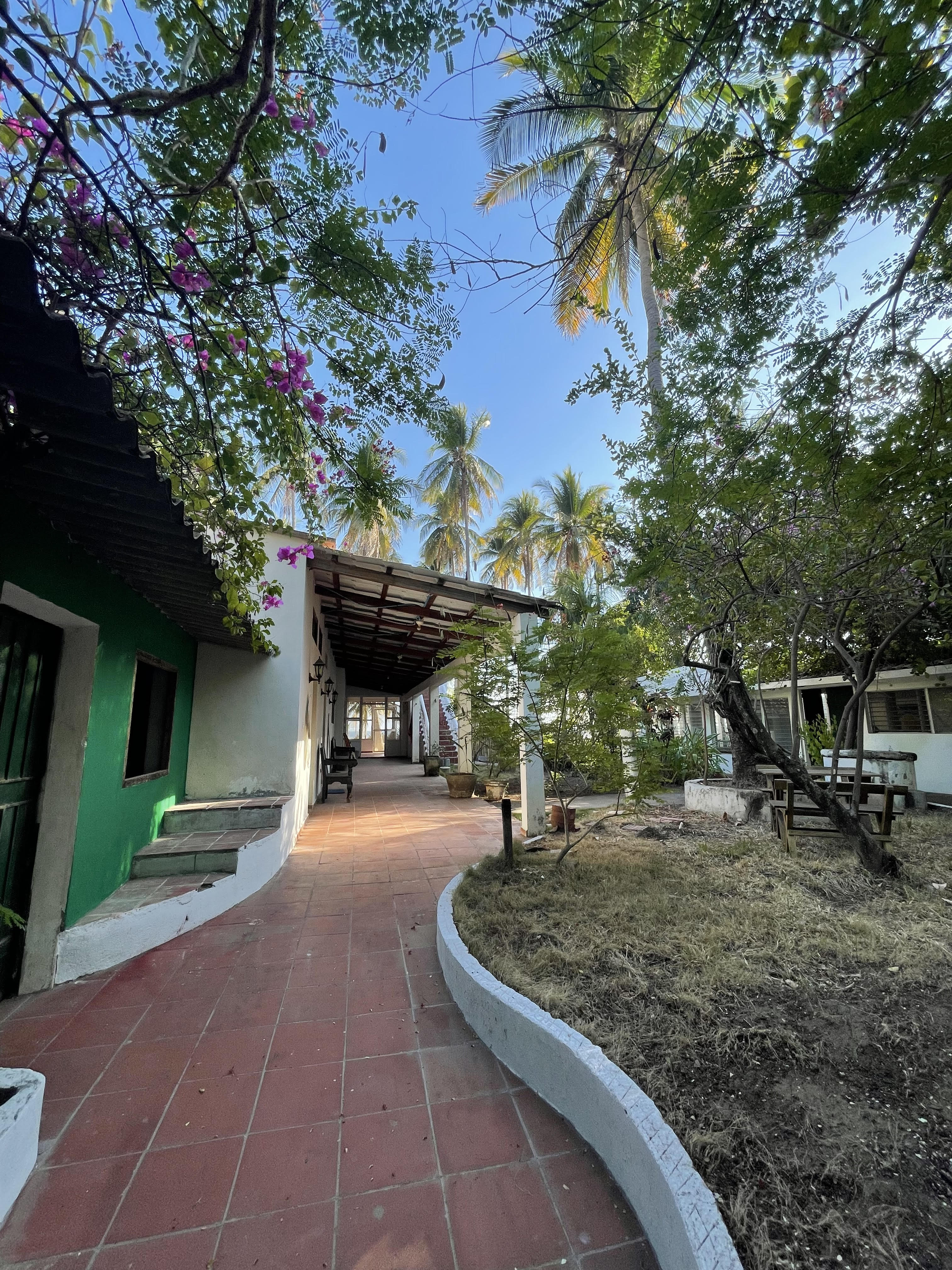 Sugarloaf Beach House & Surf Lodge