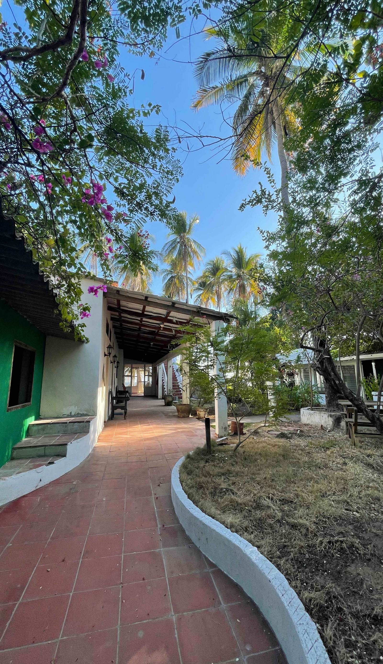 Sugarloaf Beach House & Surf Lodge
