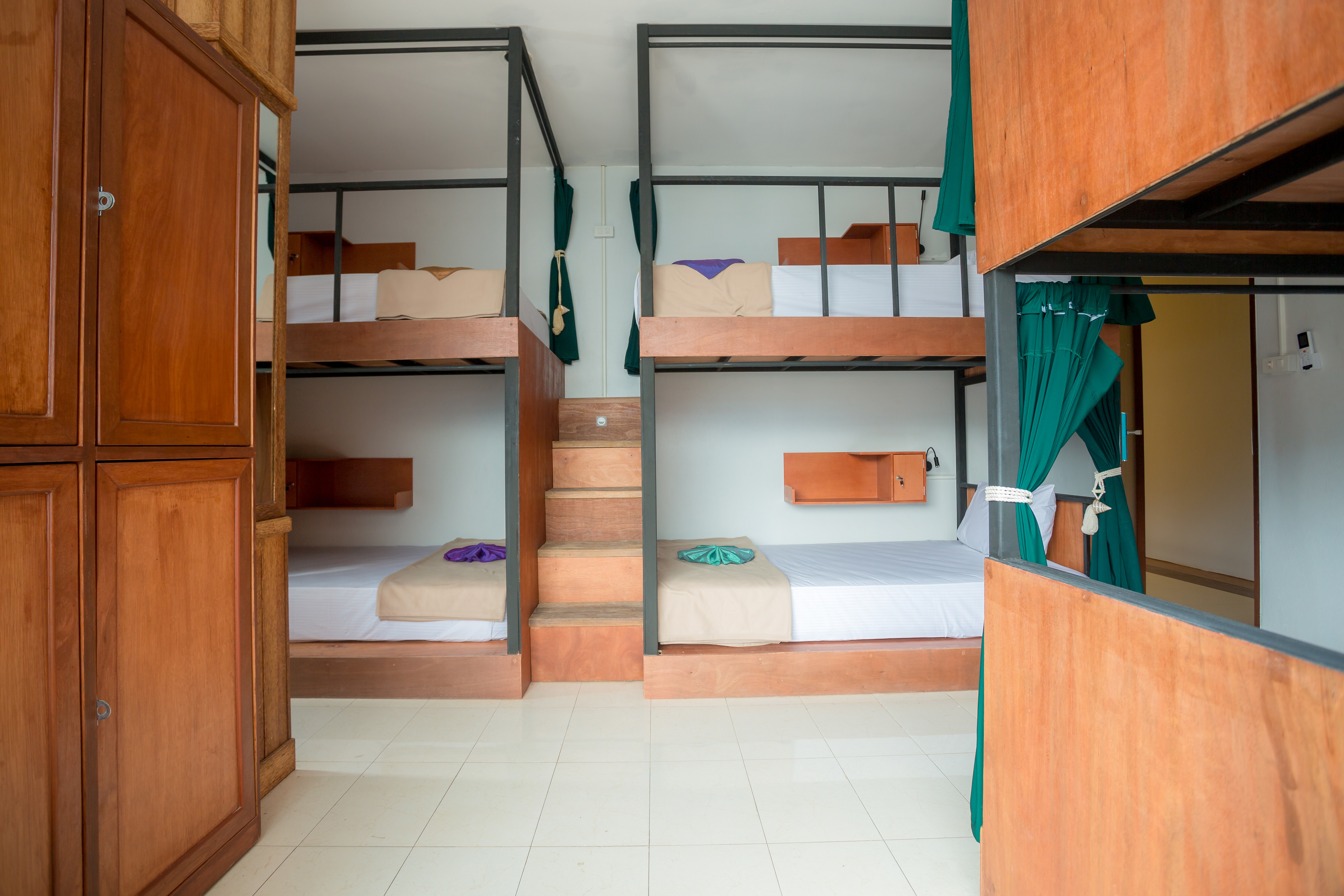 Maenam Grand Hostel