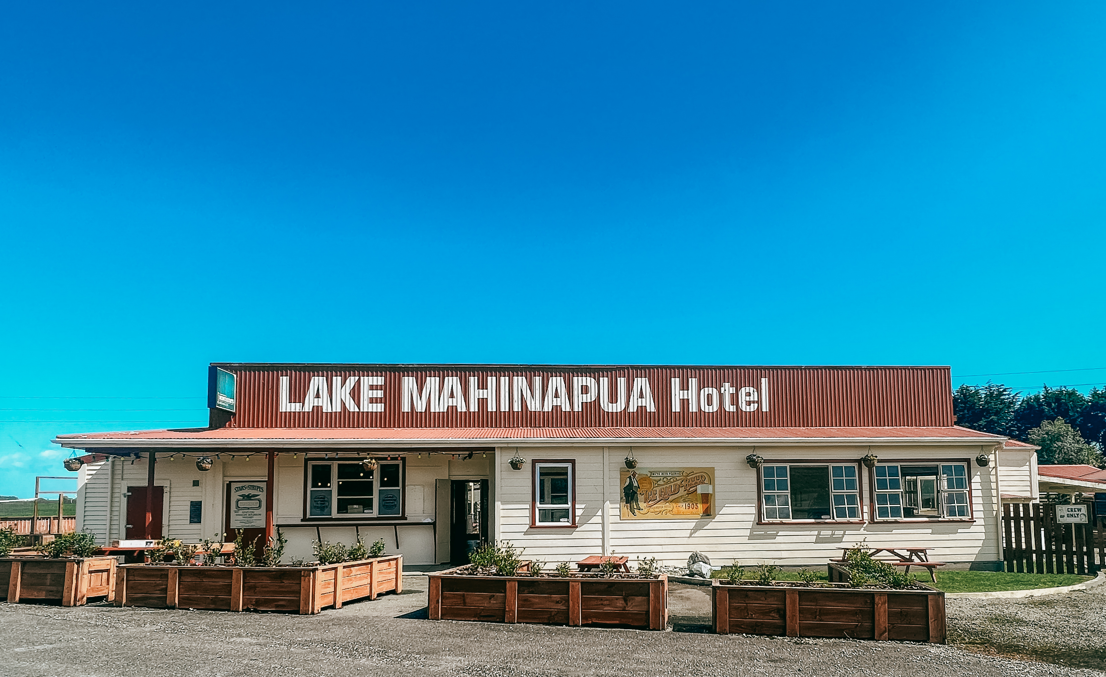 Lake Mahinapua  Hotel