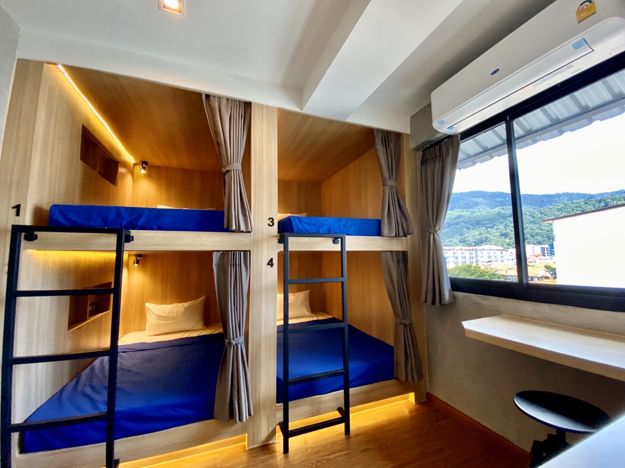 Patong Poshtel