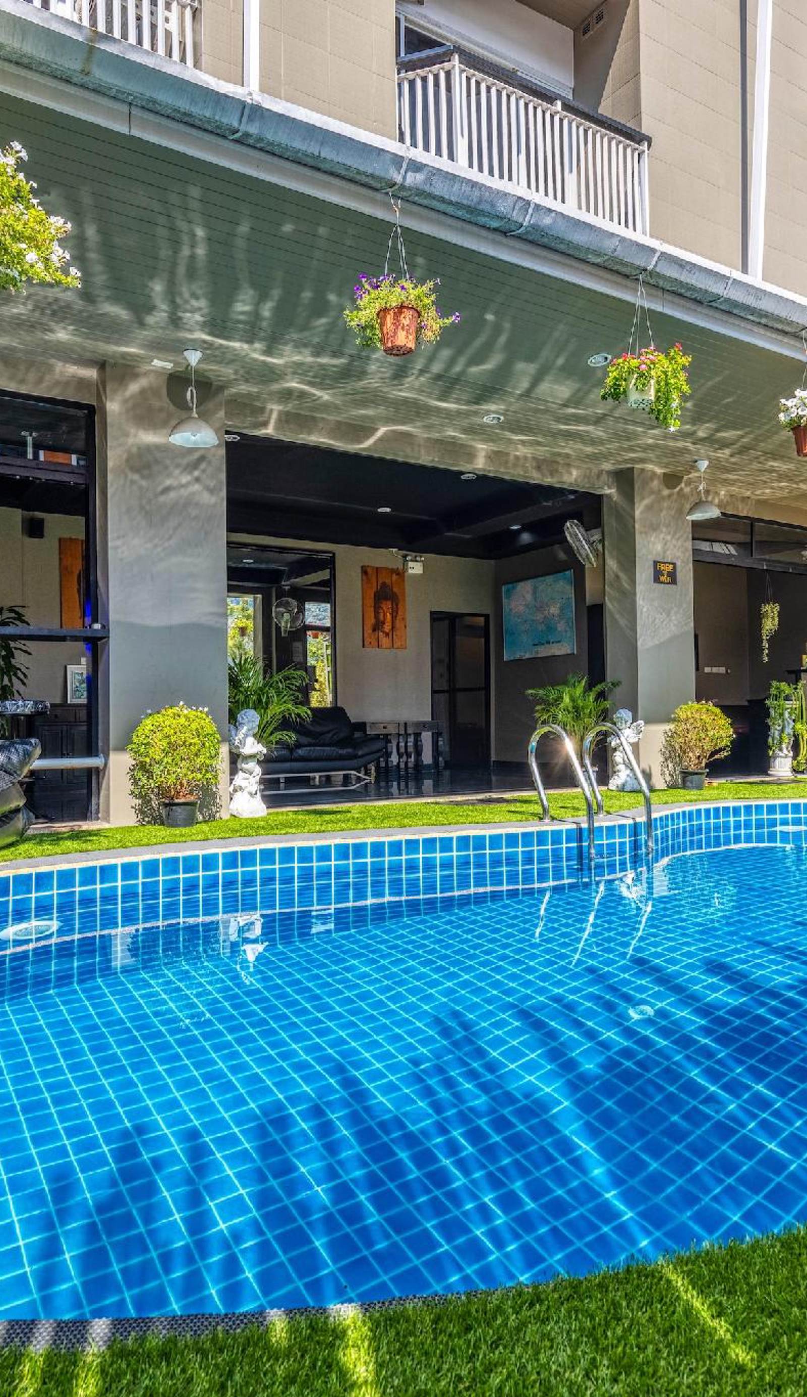 Noble House Patong