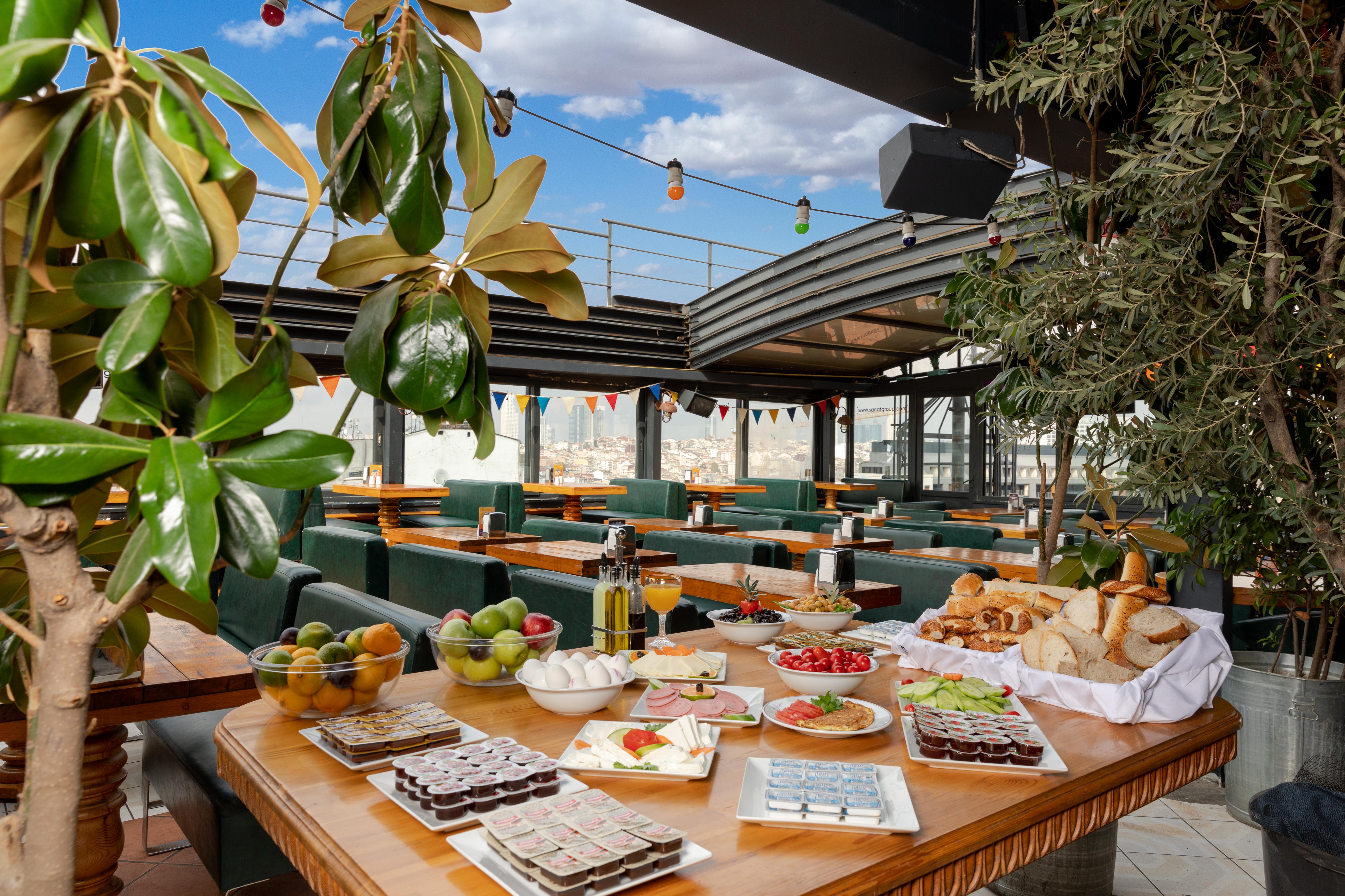 Sanat Hostel & Caravan Taksim
