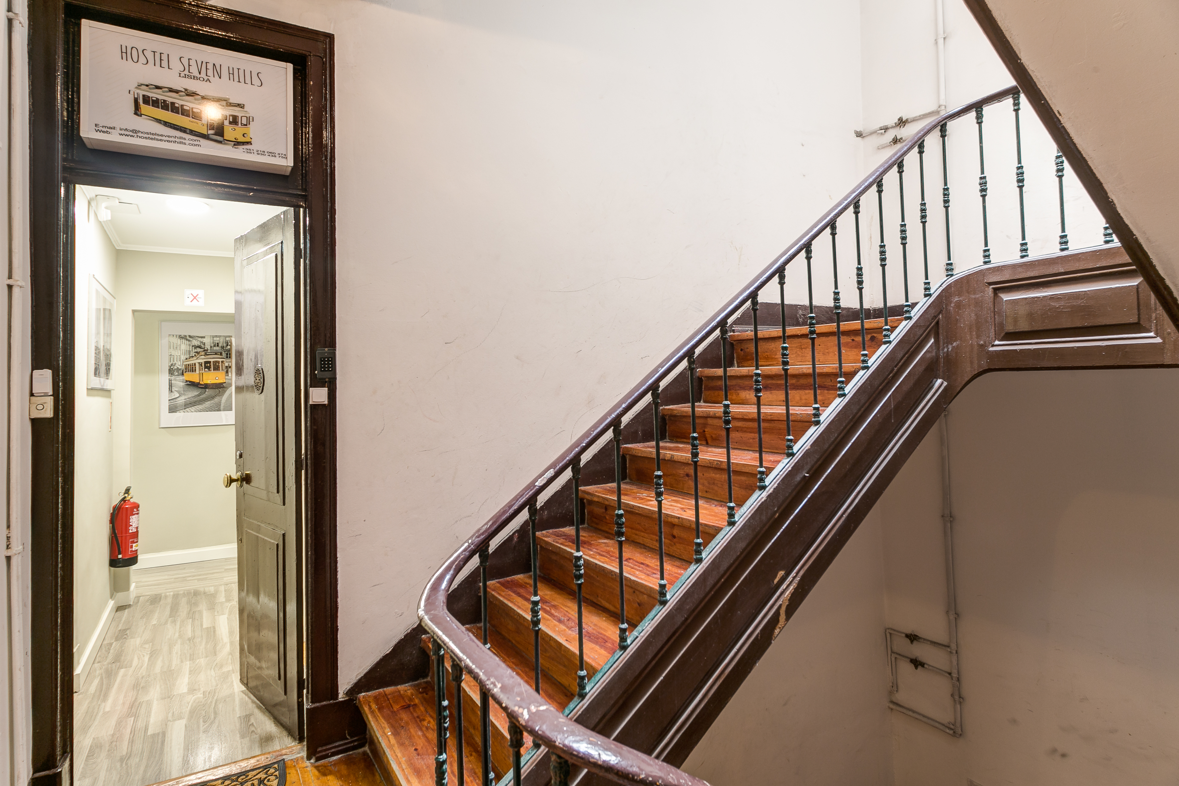 Hostel Seven Hills