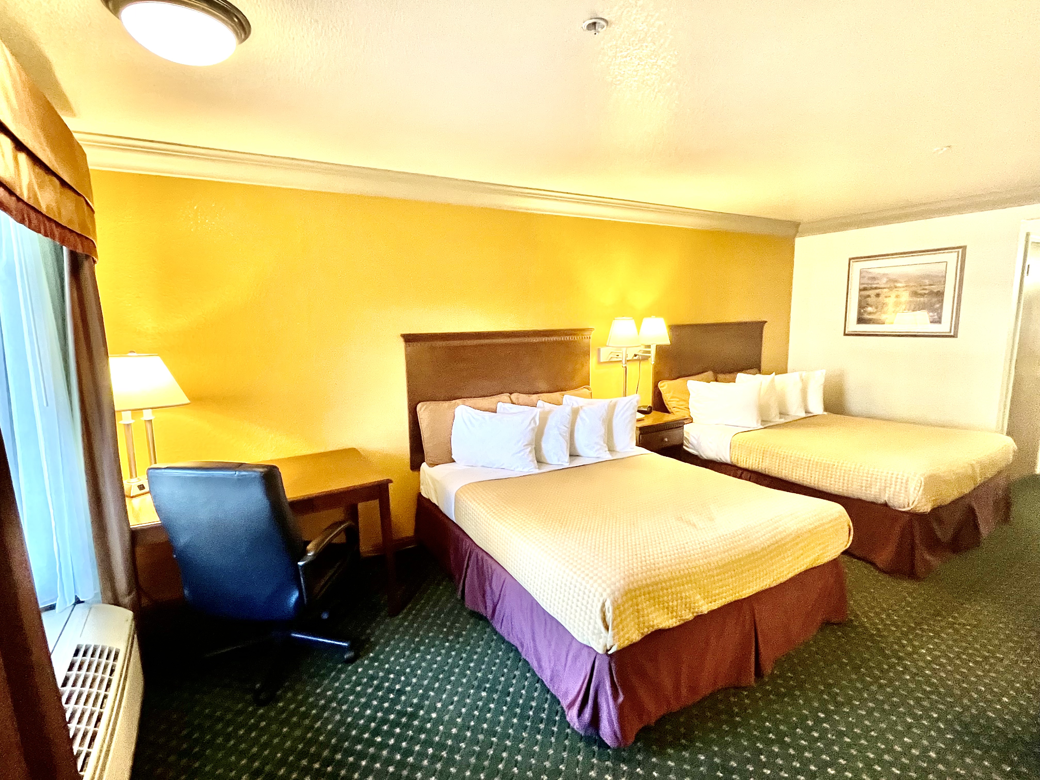 Cloverdale Wine Country Inn and Suites