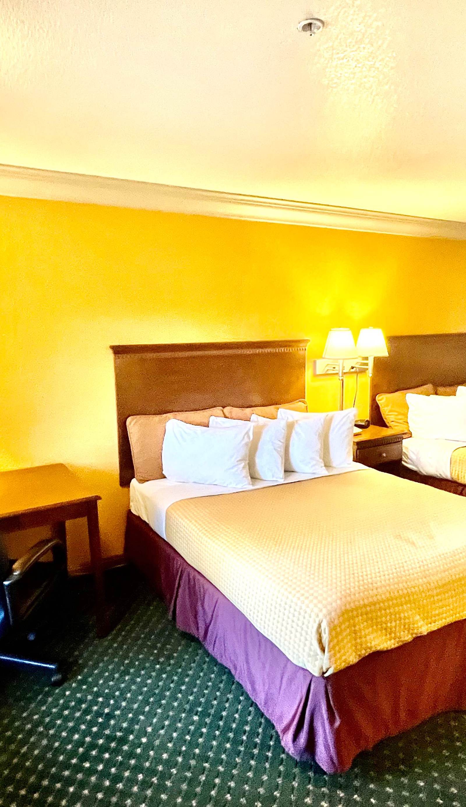 Cloverdale Wine Country Inn and Suites