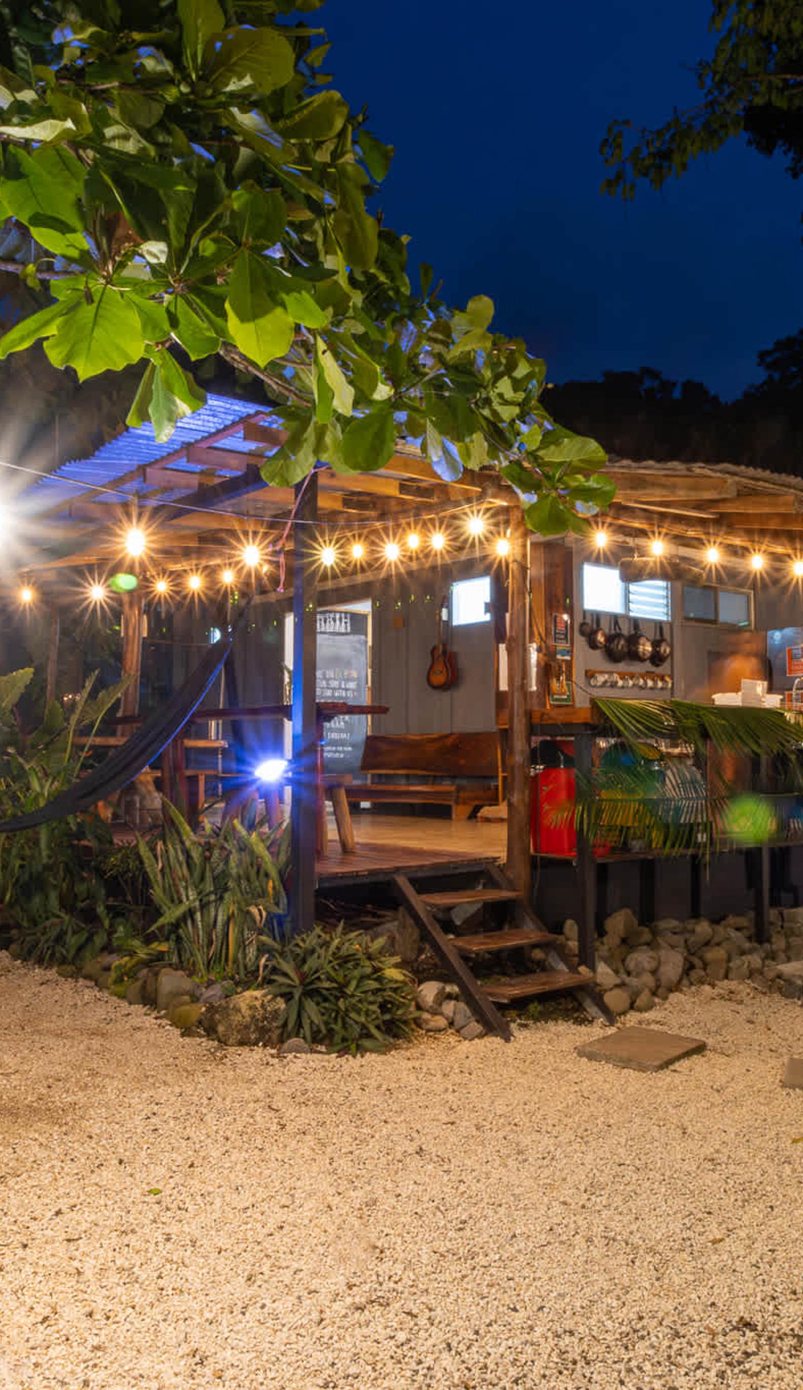 Akih Pods Hostel