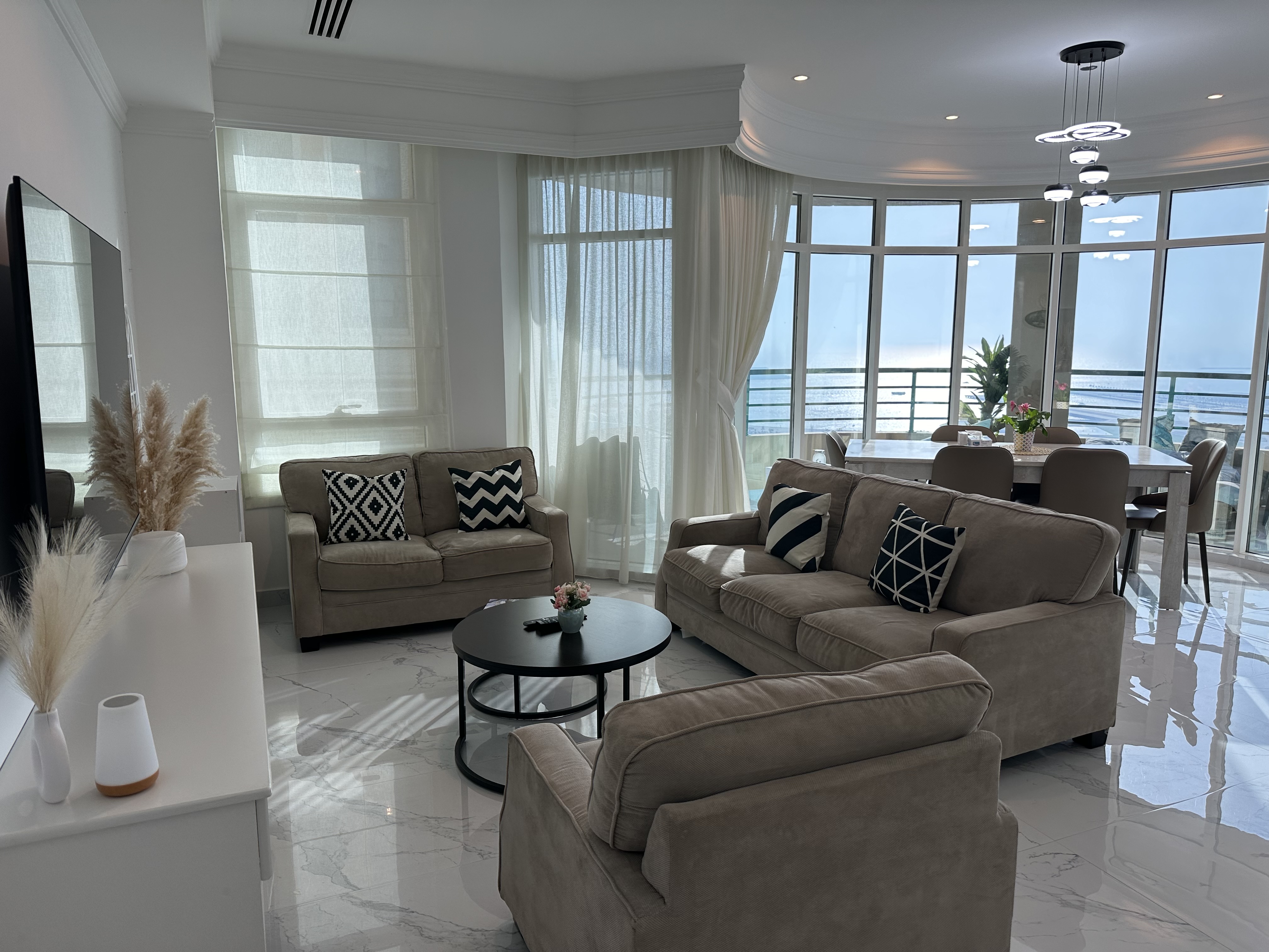 Perla Host - Dubai Marina