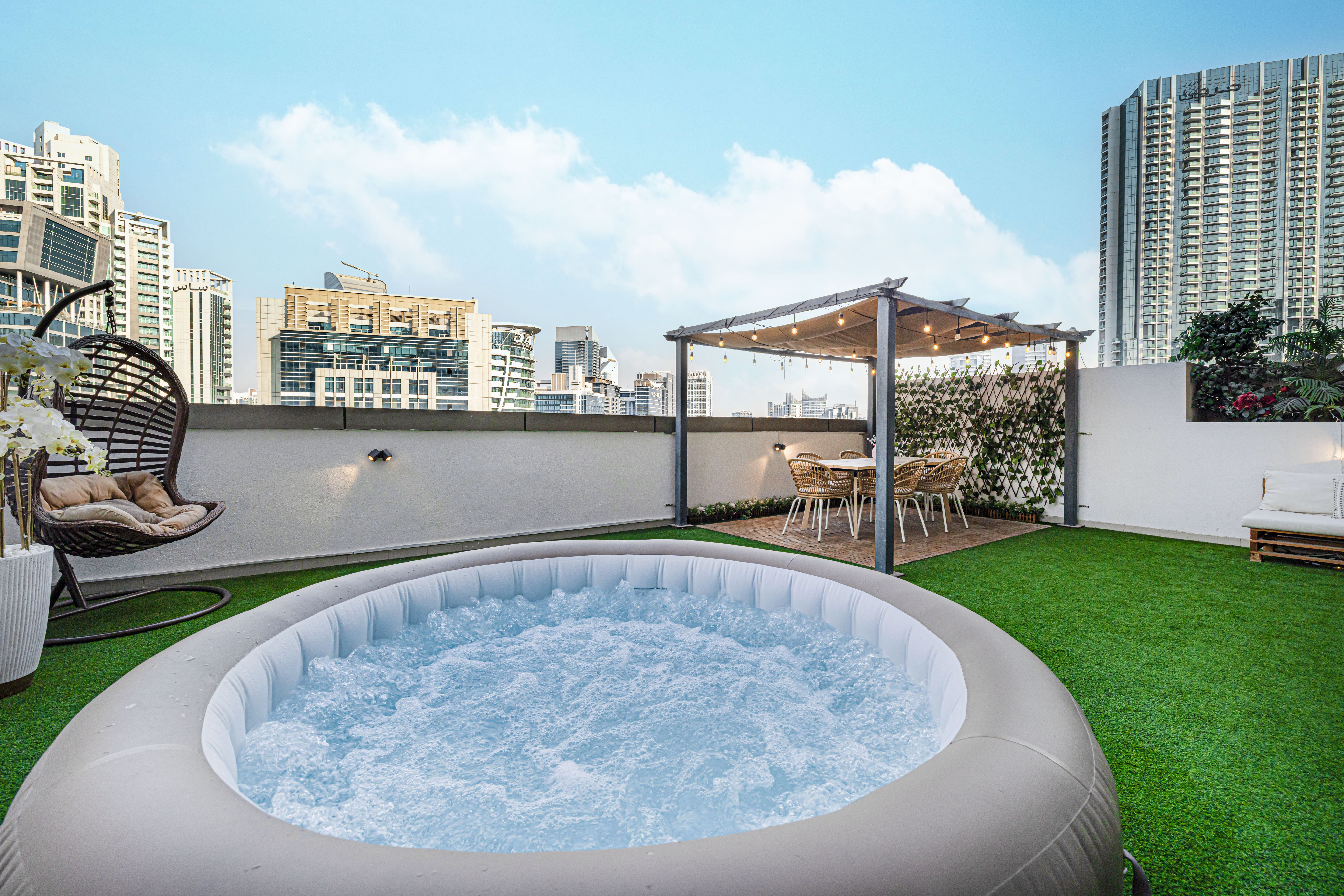 The Downtown Views Penthouse - Ideal for big groups & Families