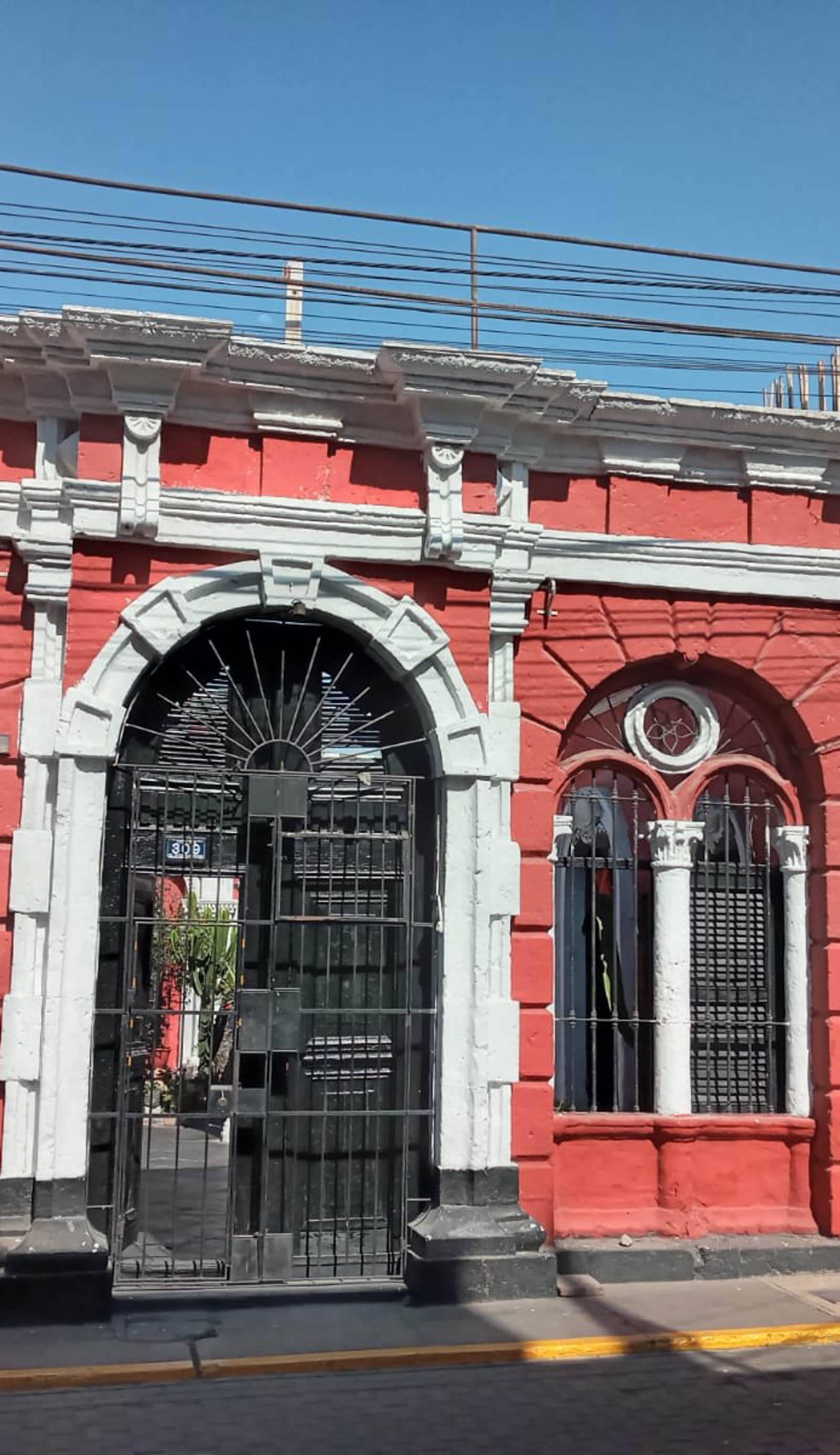 Tusty House