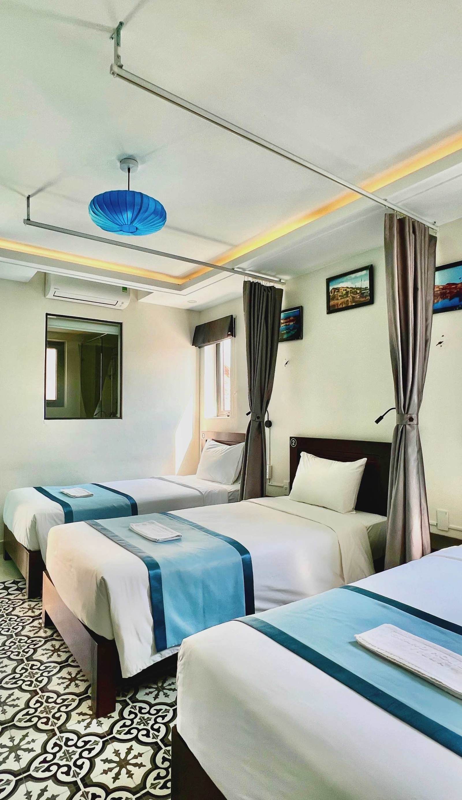 Grand Holiday Villa