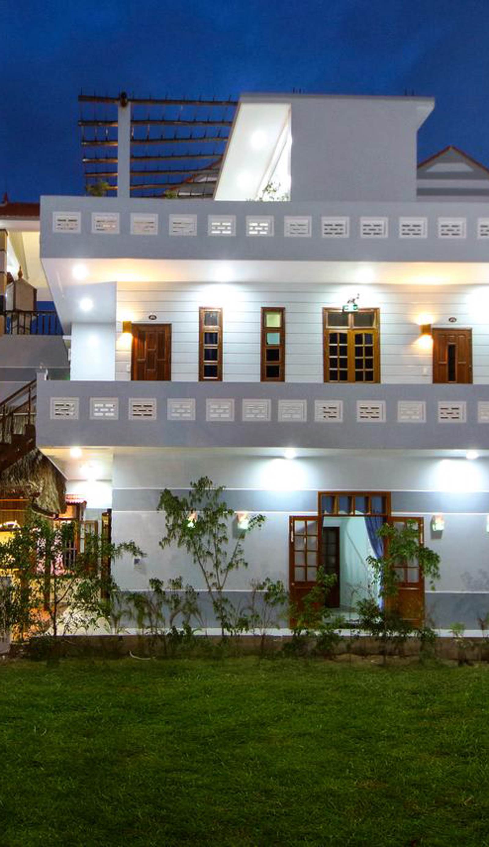 Hoi An Sea Sunset Villa & Bar