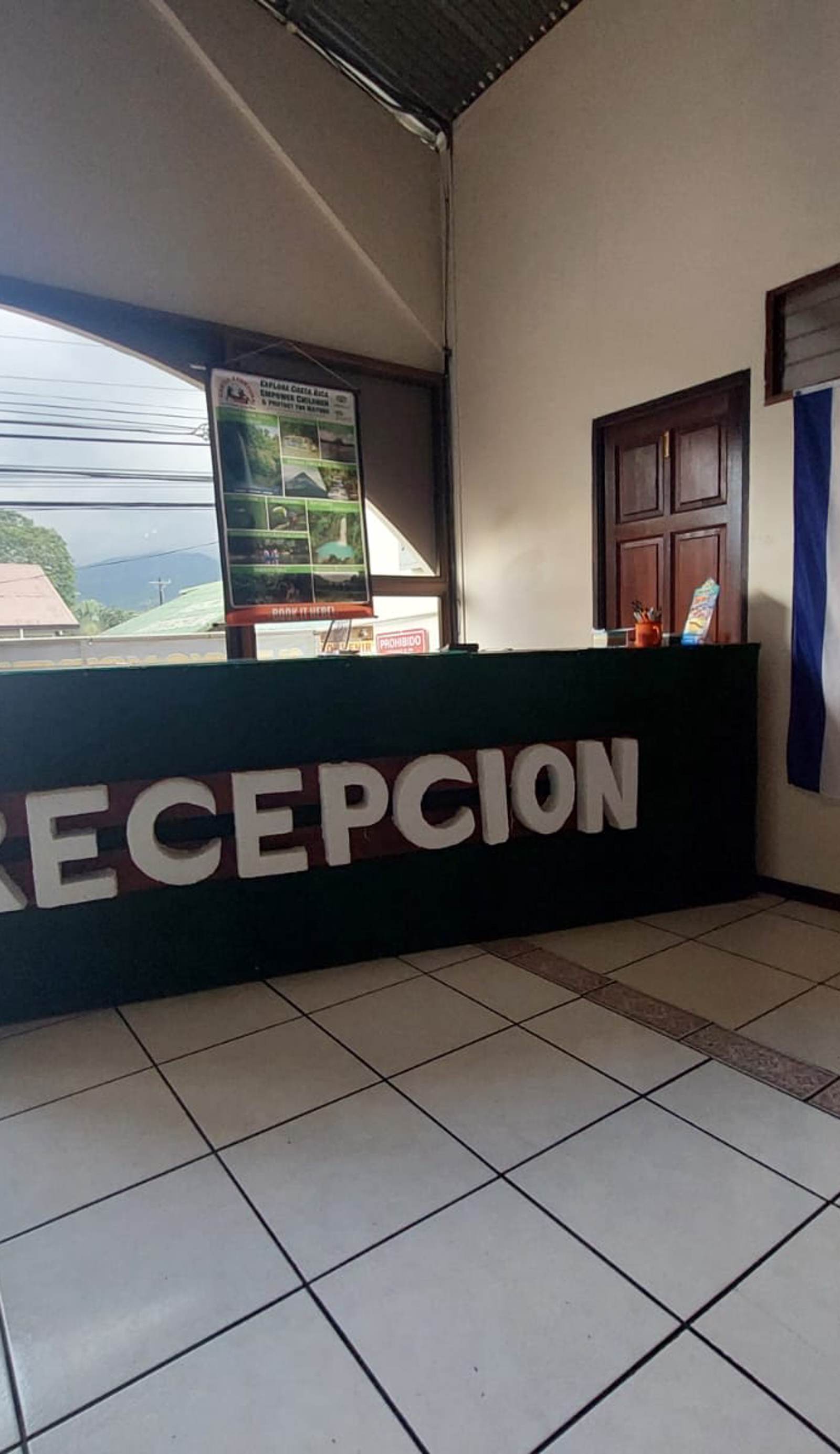 Sleeping Mountain Arenal Hostel