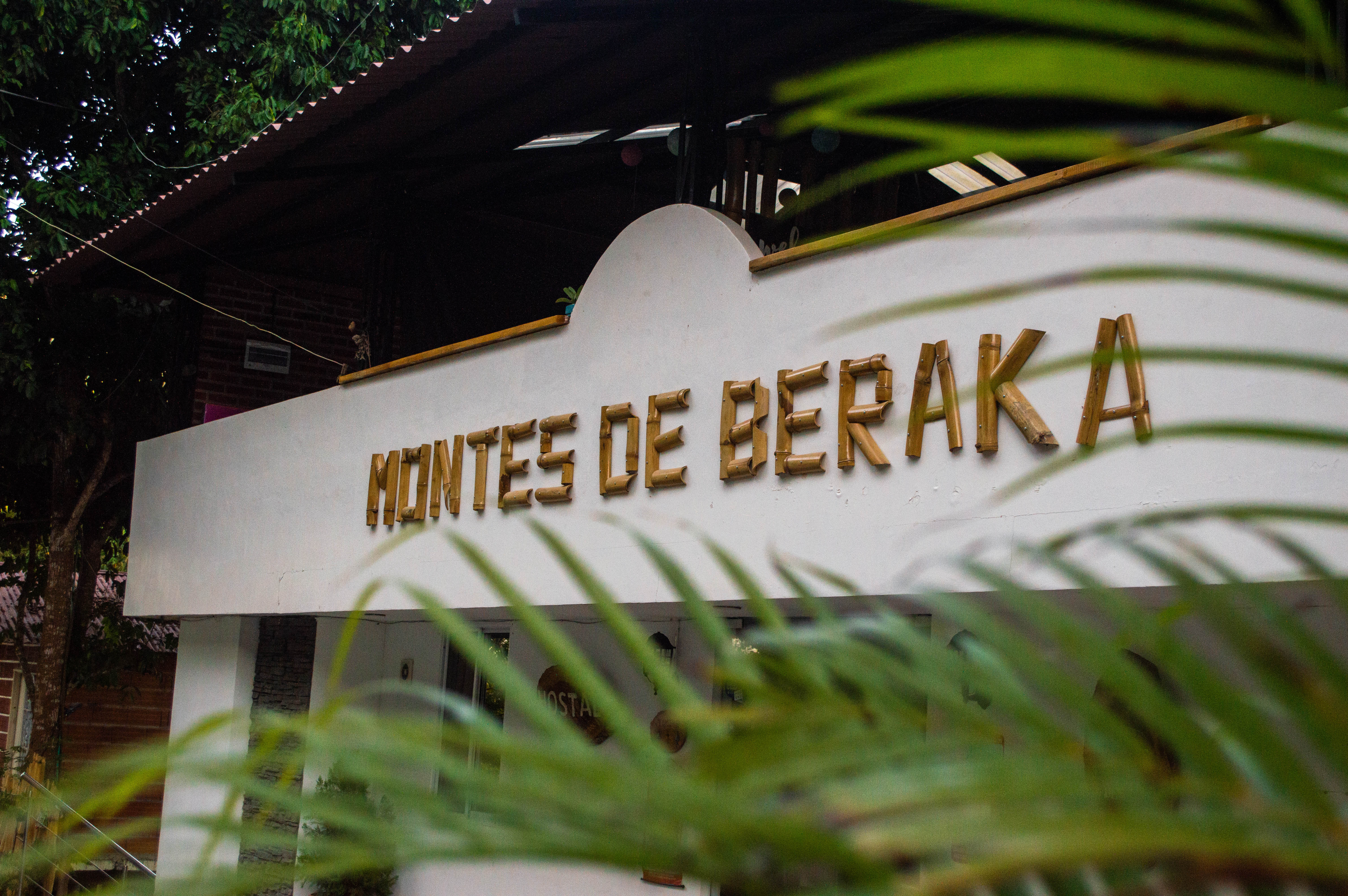 Hostal Montes De Beraka