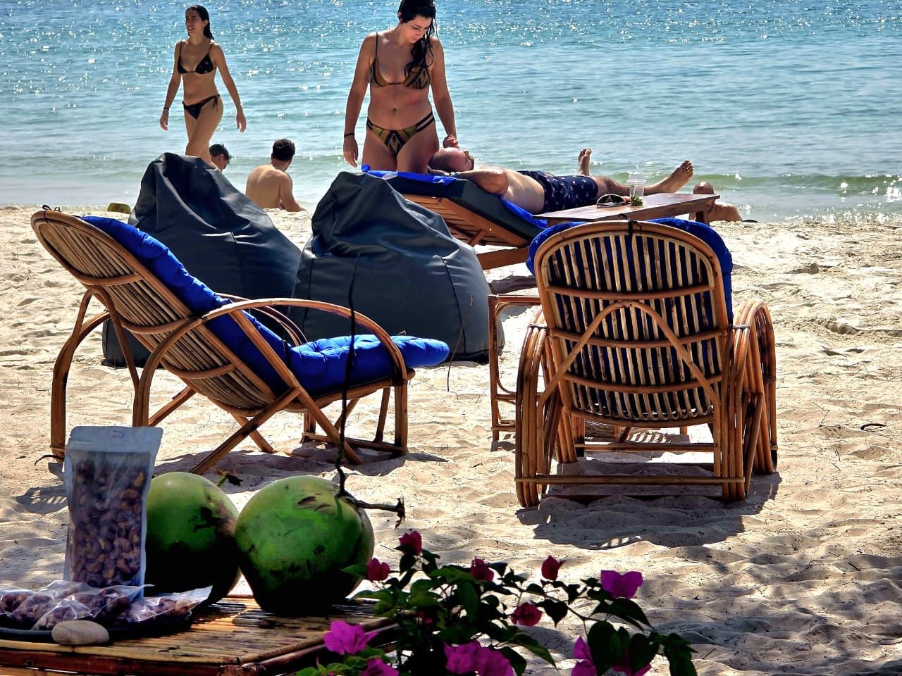White Beach Hostel