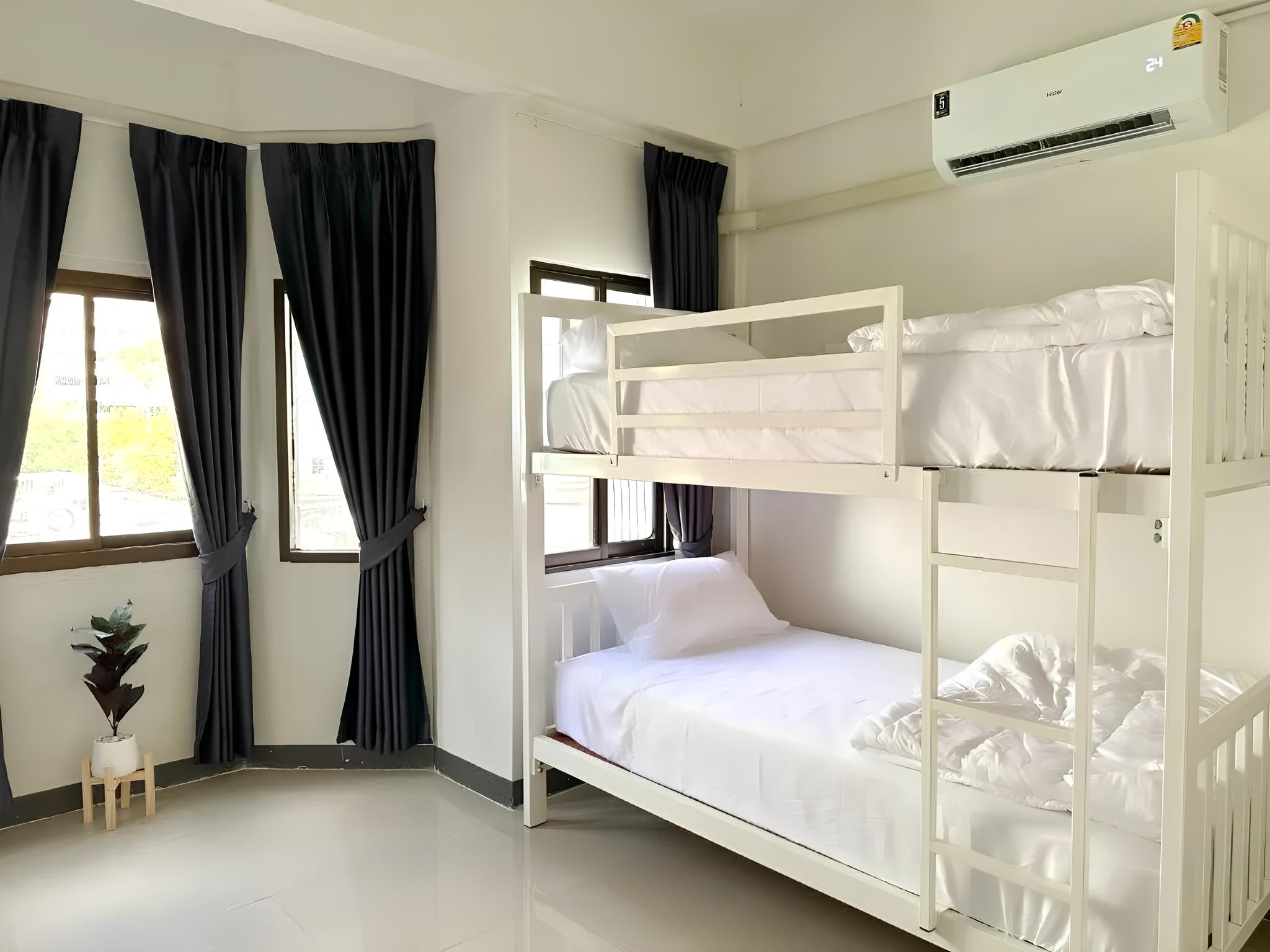 MONTANA Hotel & Hostel Karon Phuket