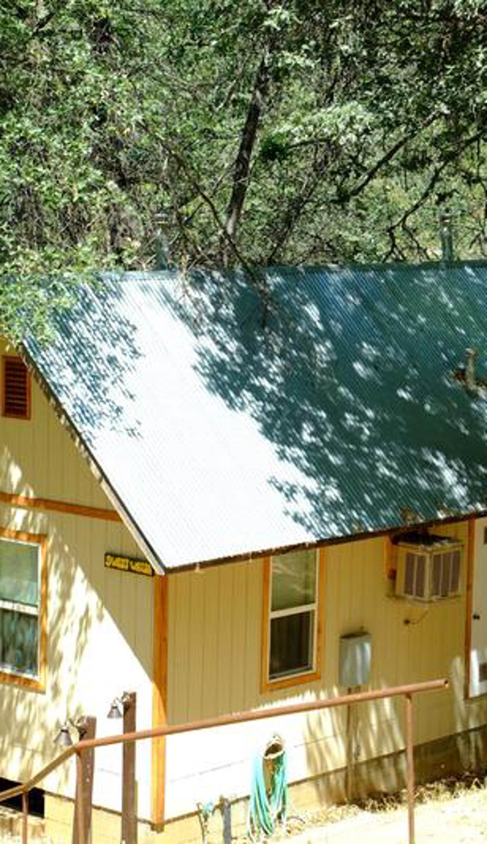 Yosemite Bug Rustic Mountain Resort