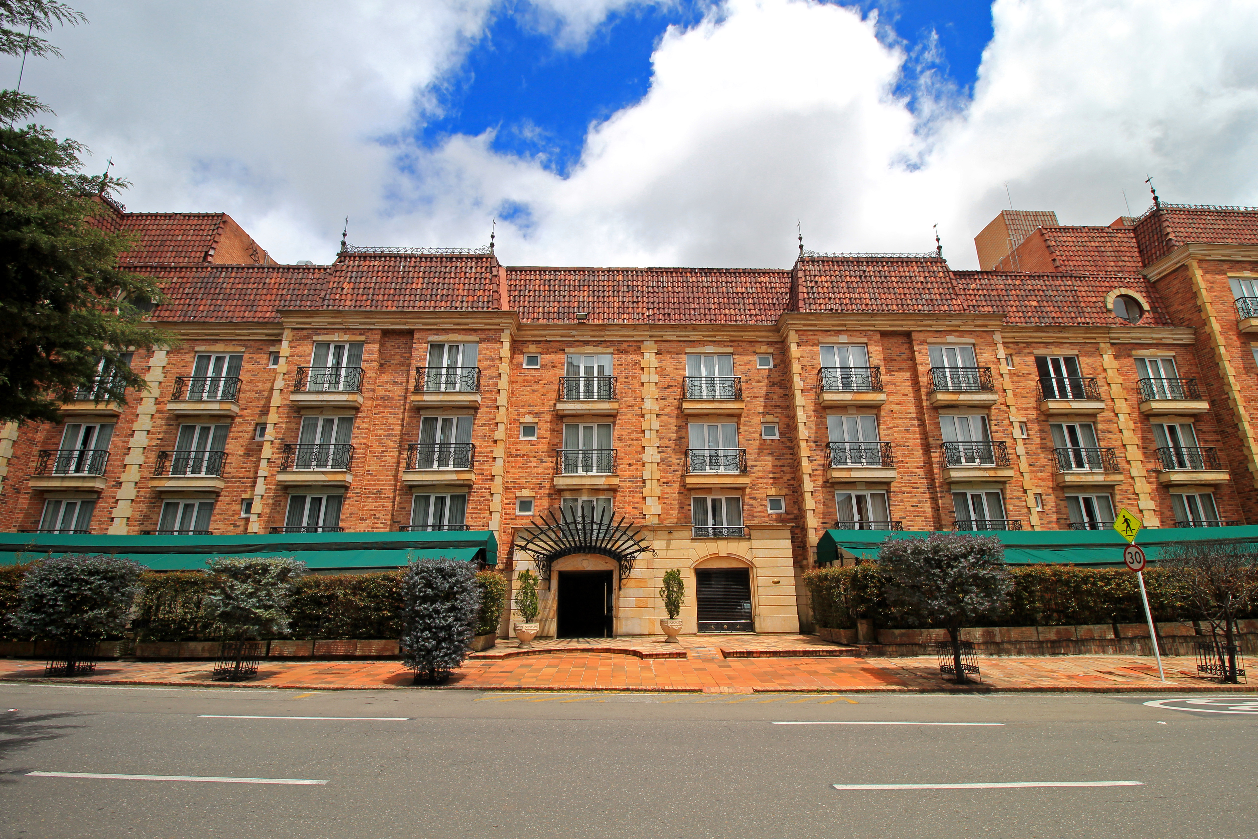 Hotel Windsor House By GEH Suites