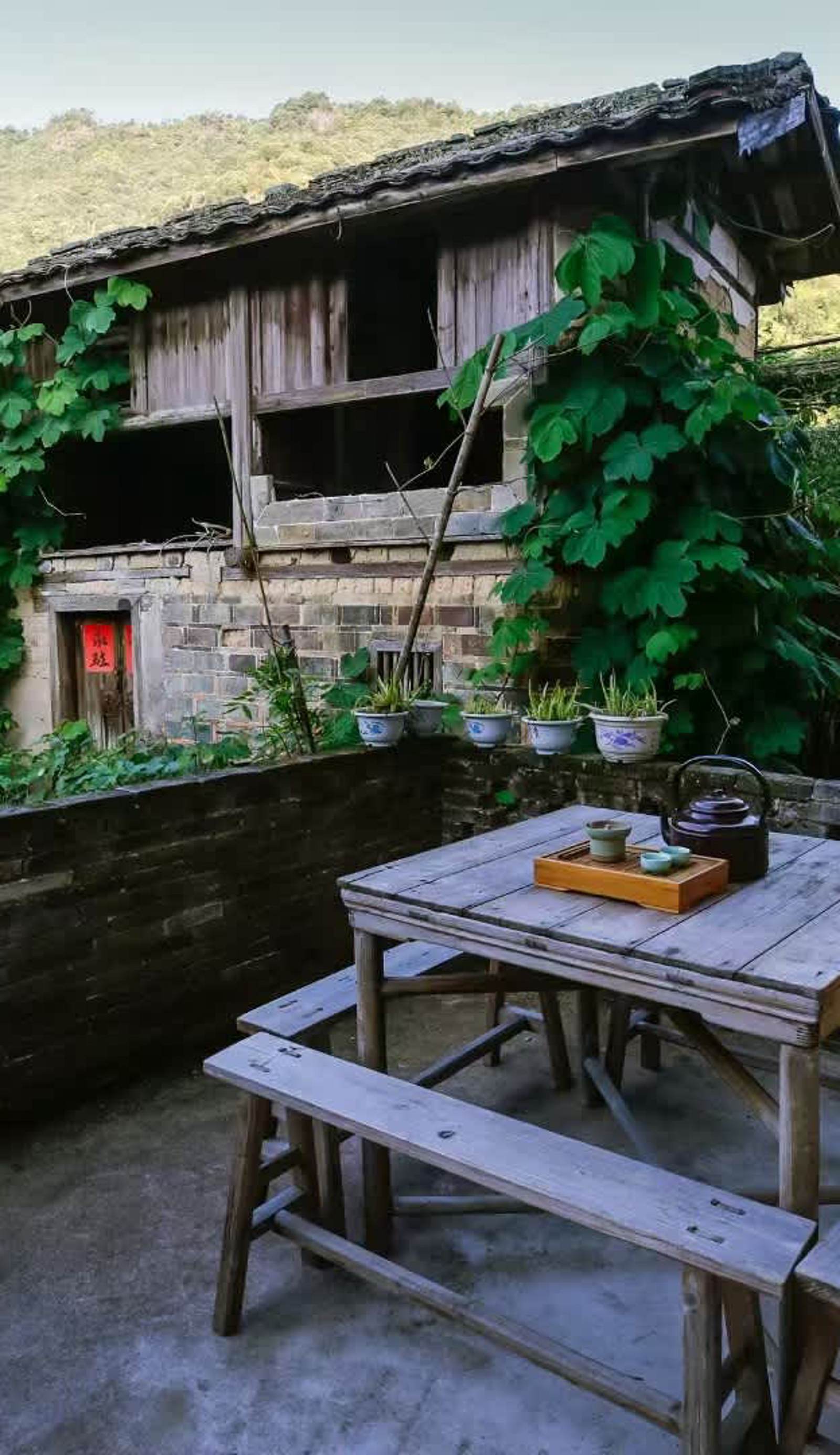 Tulou Herongzhuang Inn