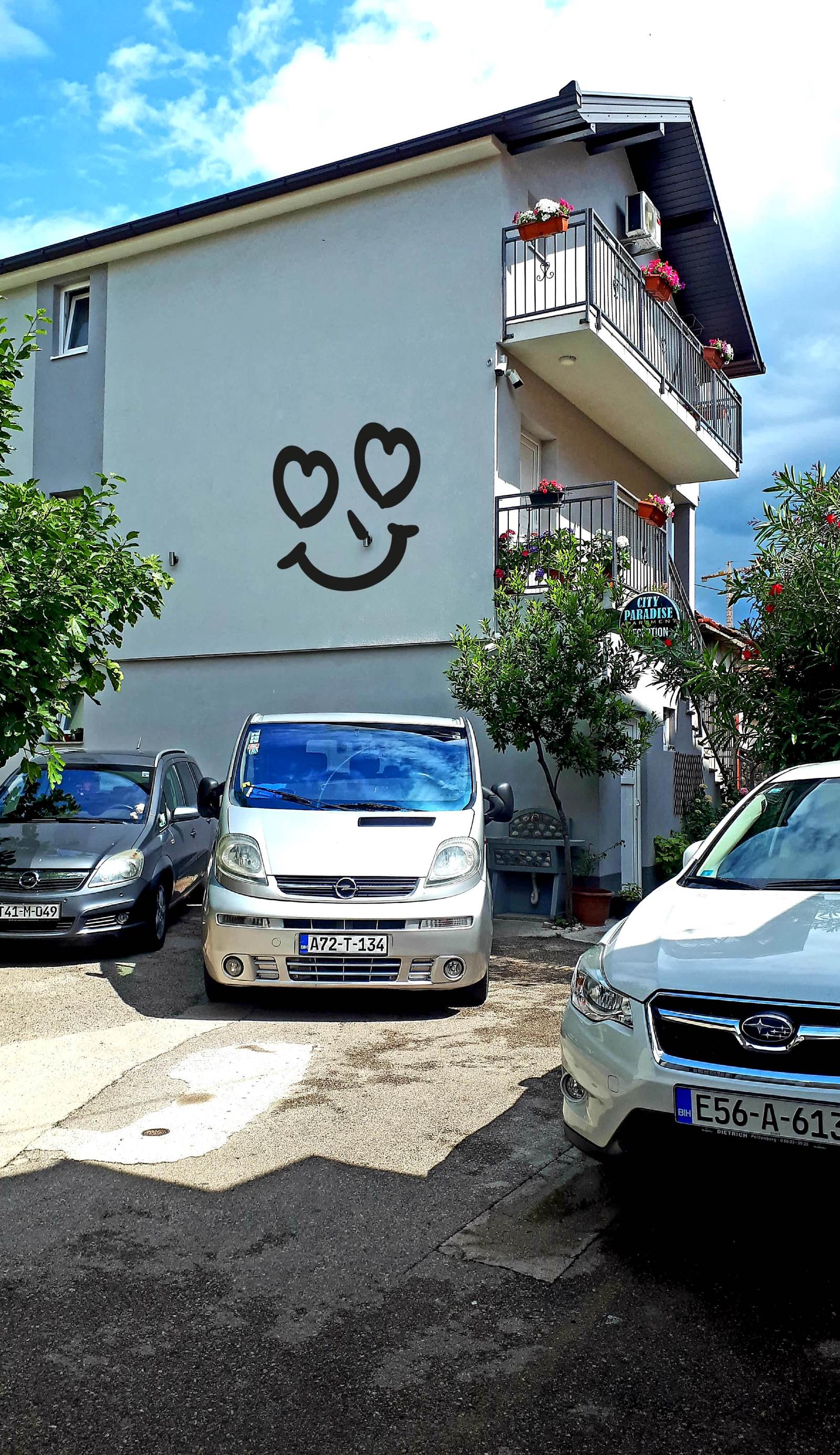City Paradise Apartments