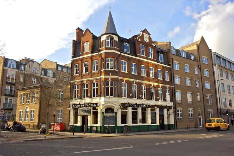 Dover Castle Hostel and Bar