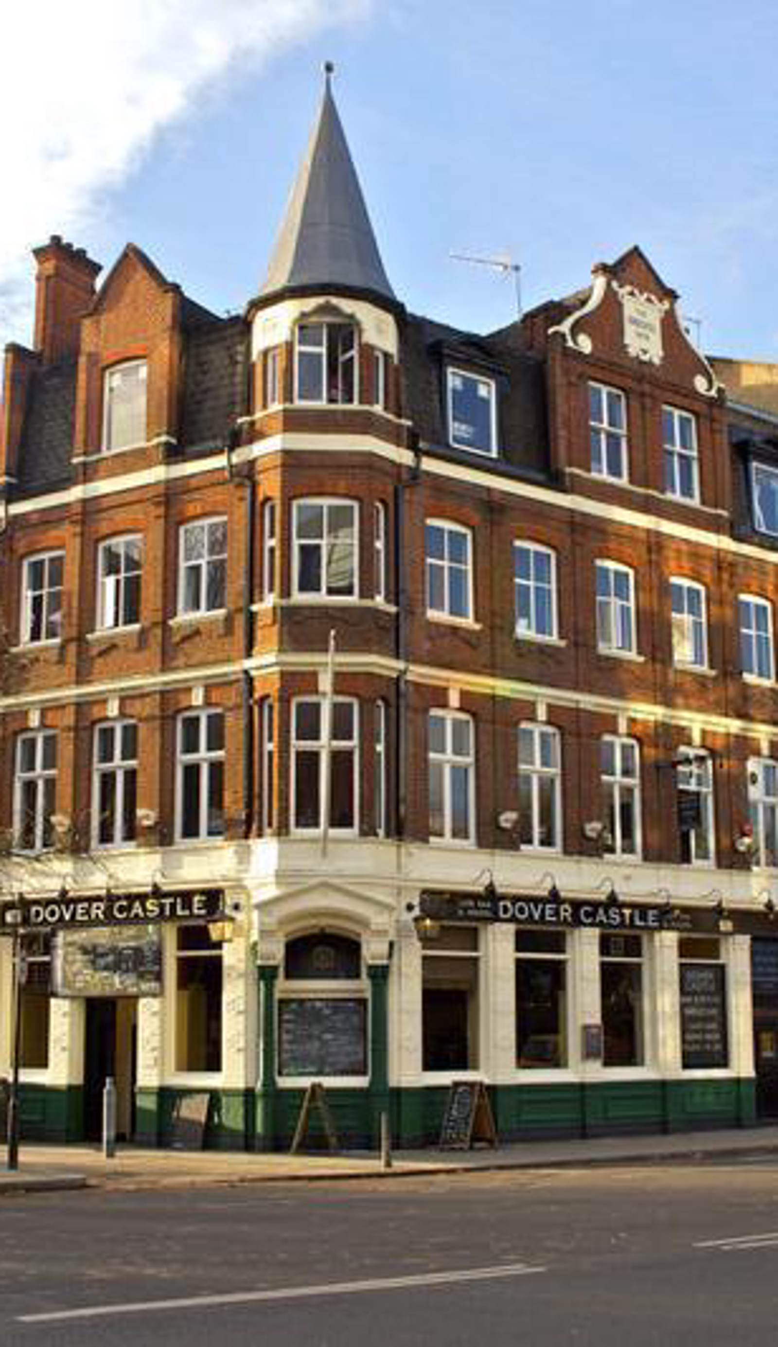 Dover Castle Hostel and Bar