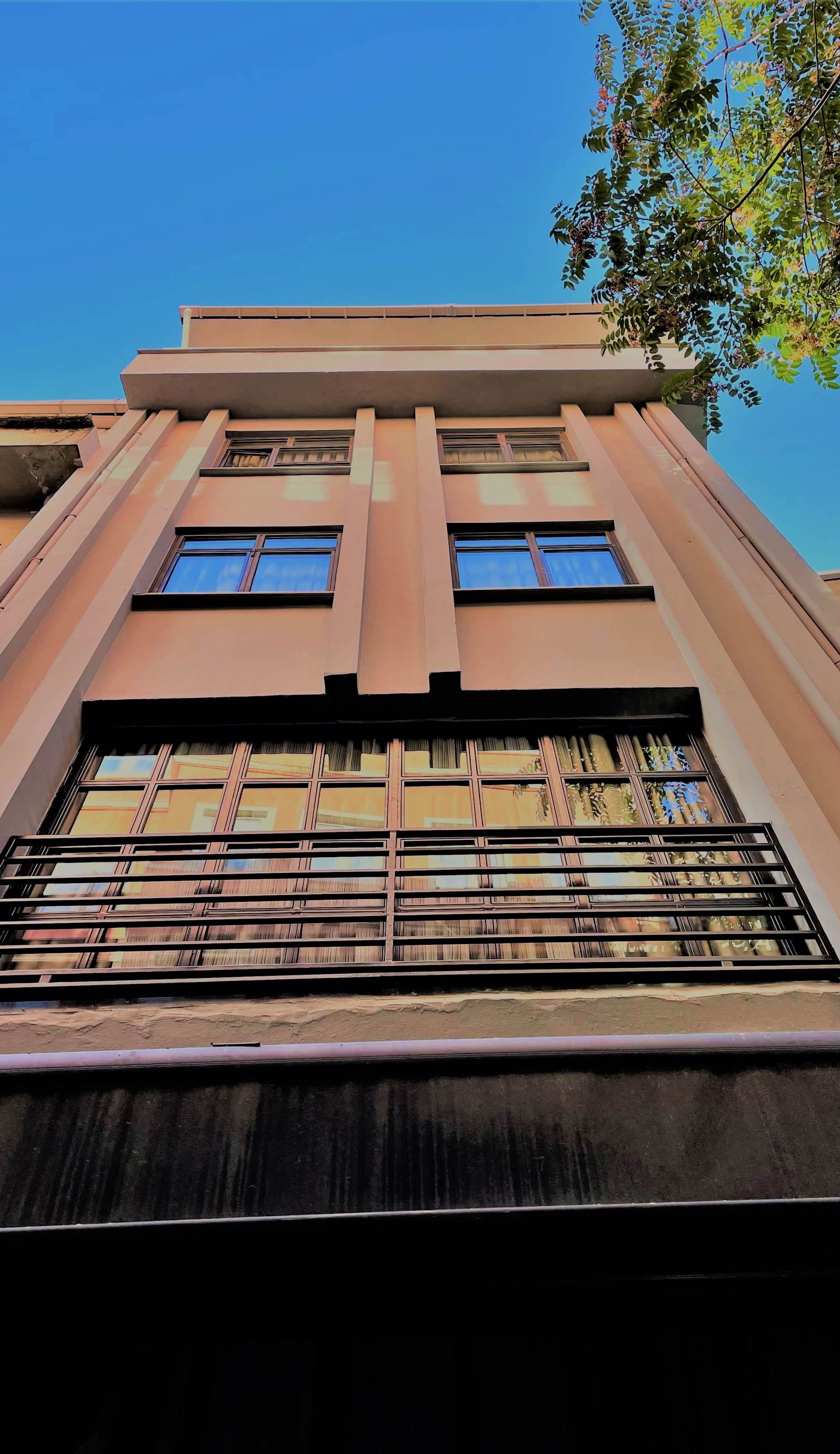 Mates Port Hotel