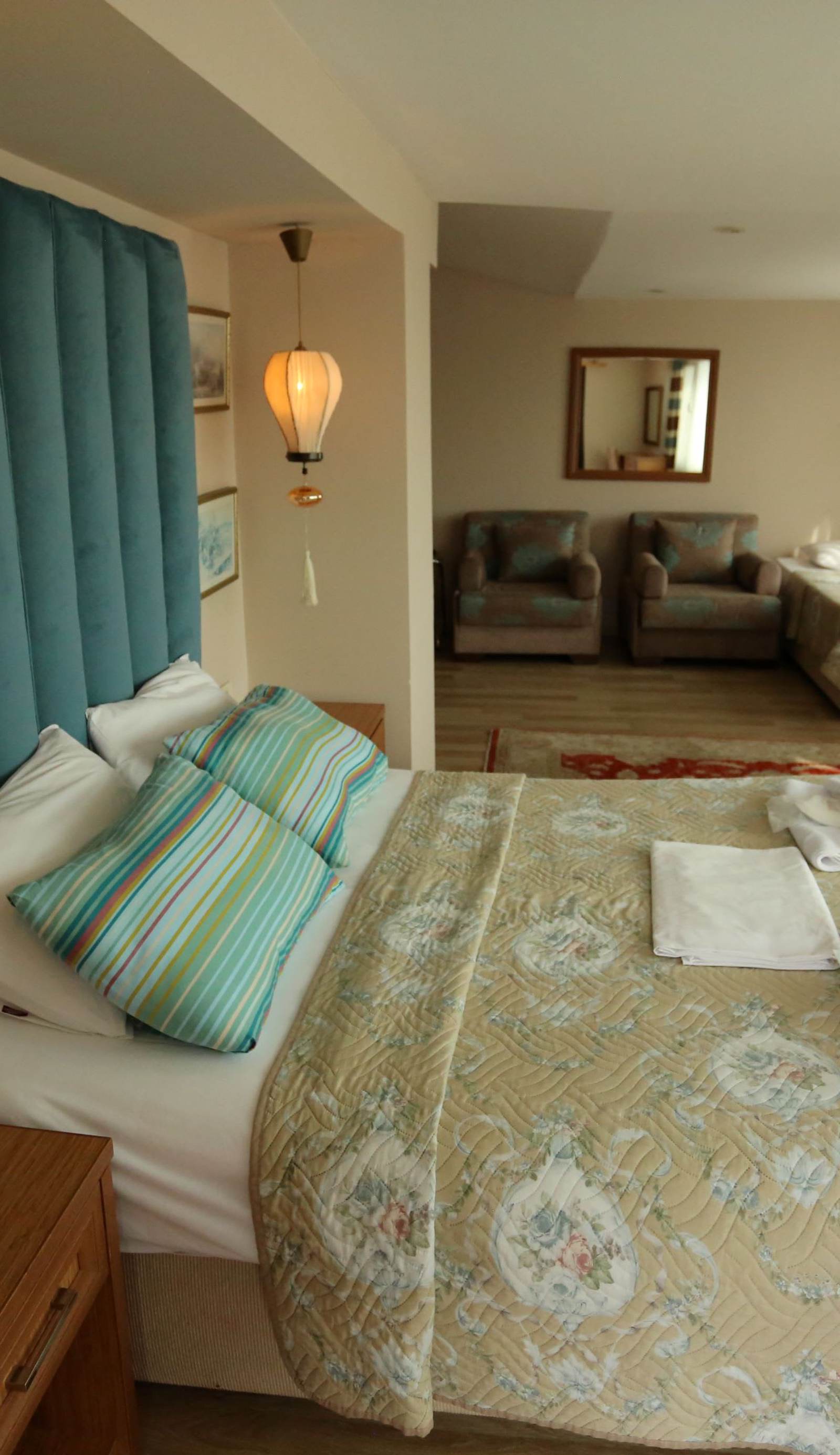 Tashkonak Studio Suites