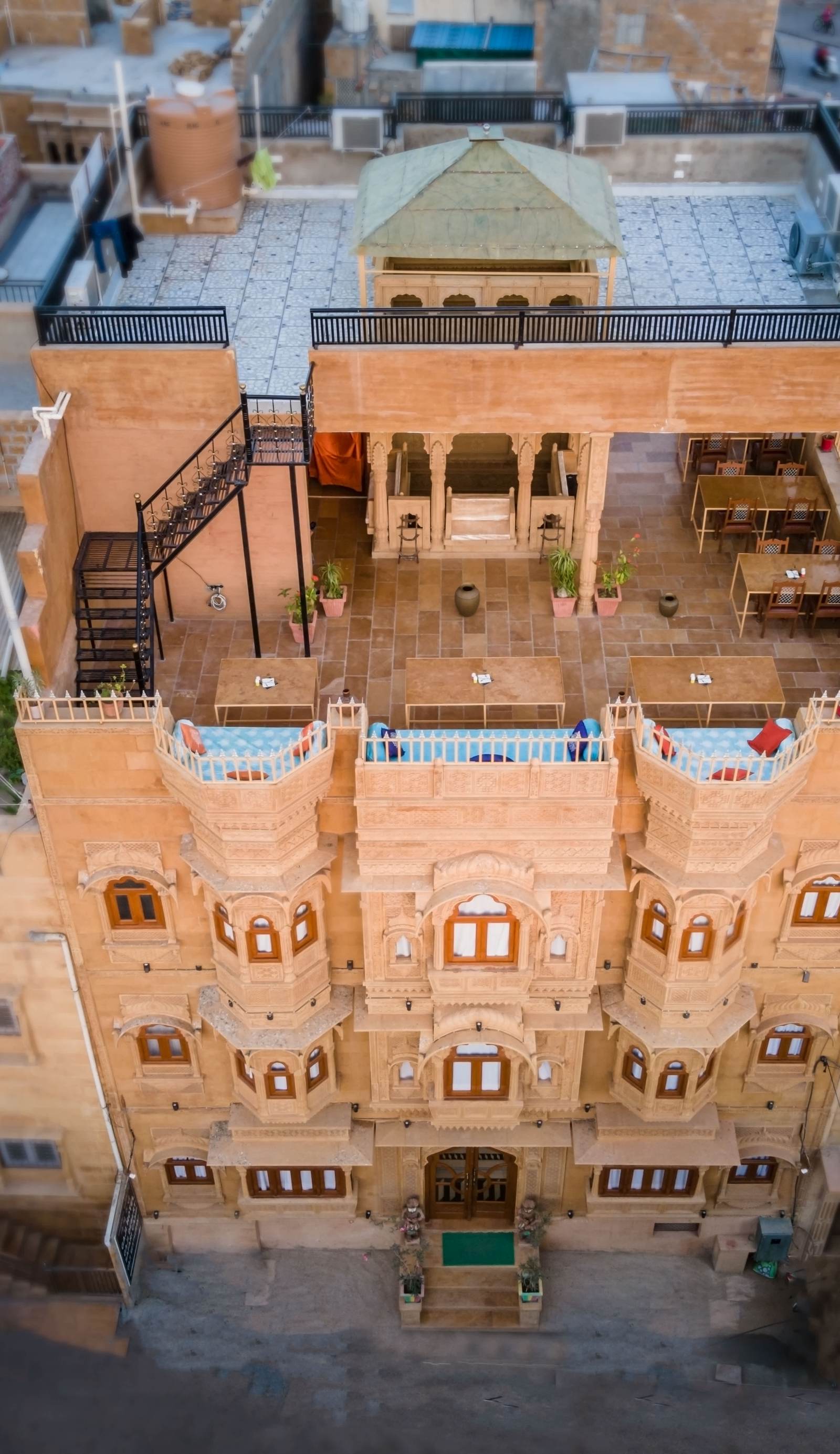 Gaji Hotel