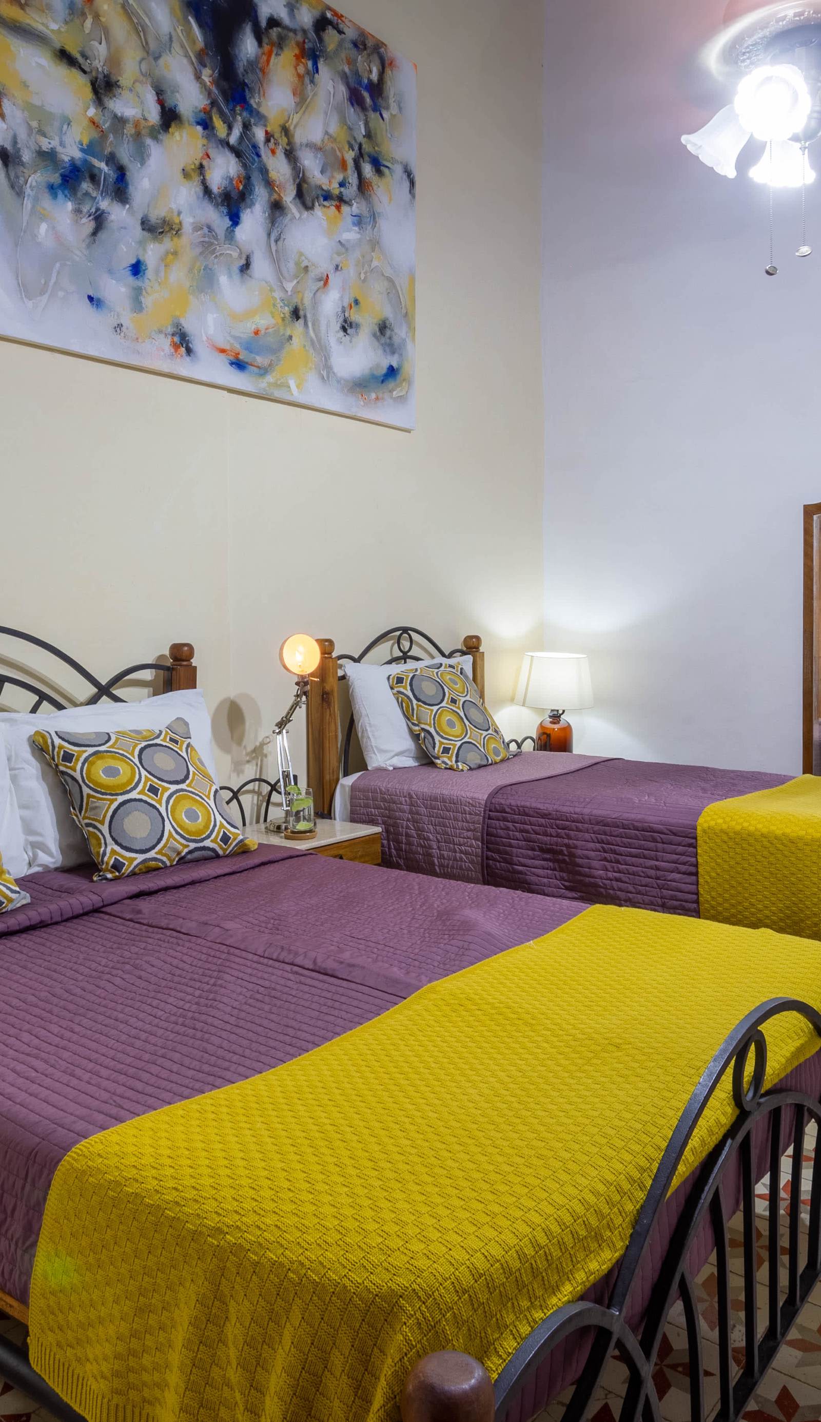 Hostal Virtudes 216