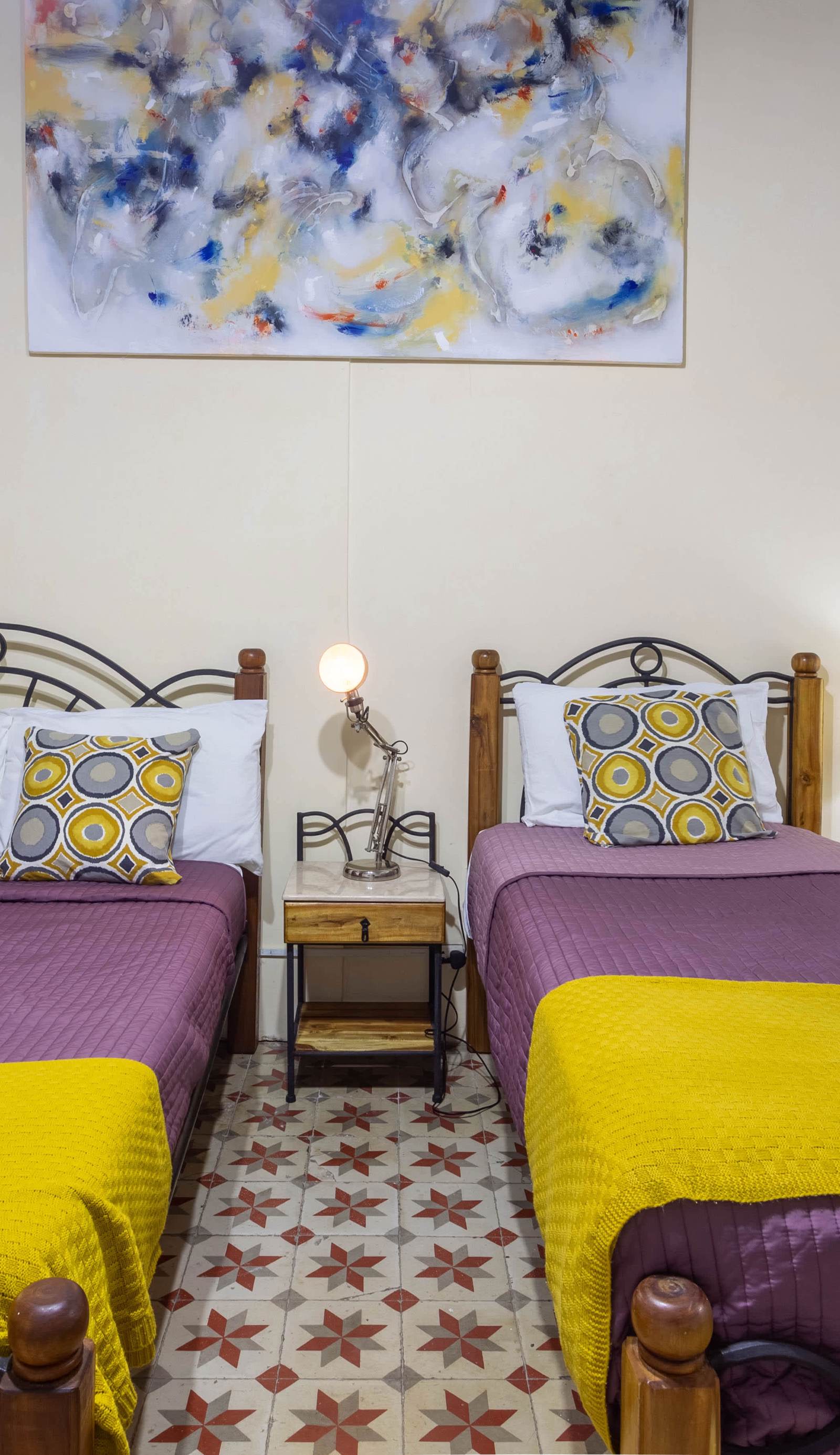 Hostal Virtudes 216