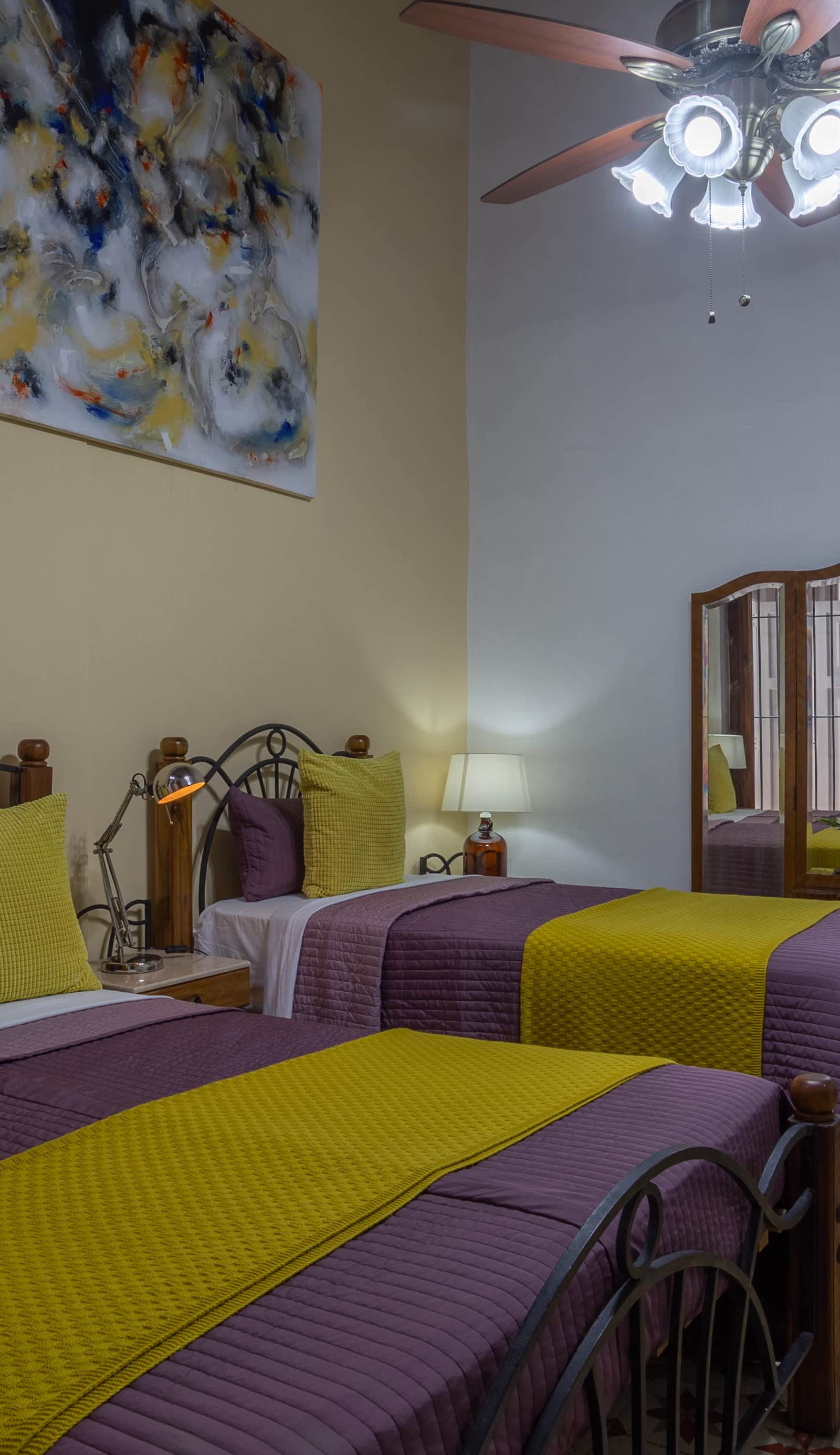 Hostal Virtudes 216